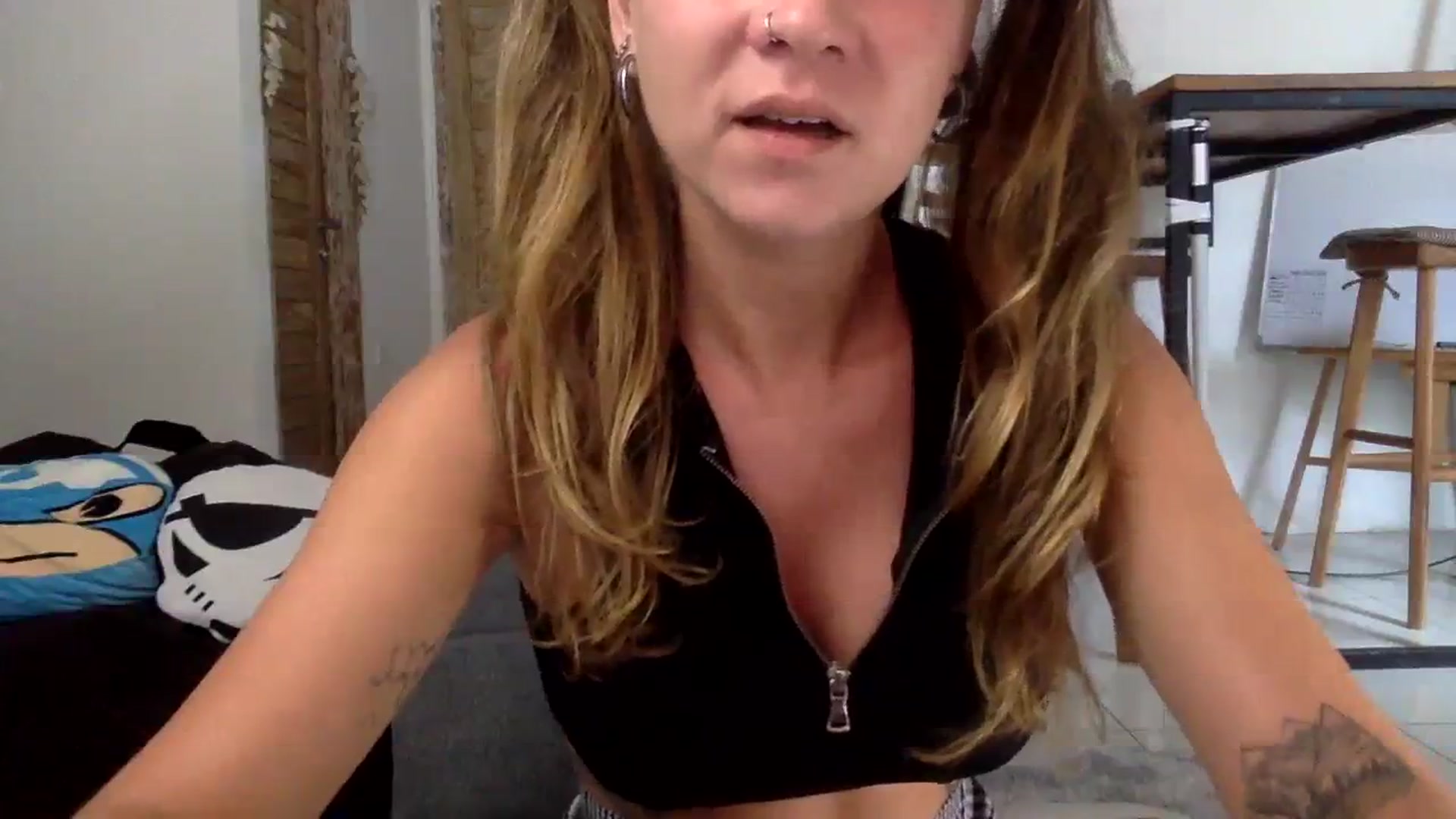 Gallery image thumbnail from Qi_ra's myfreecams stream on, 08/17/2023, 02:21 image 20 of 20