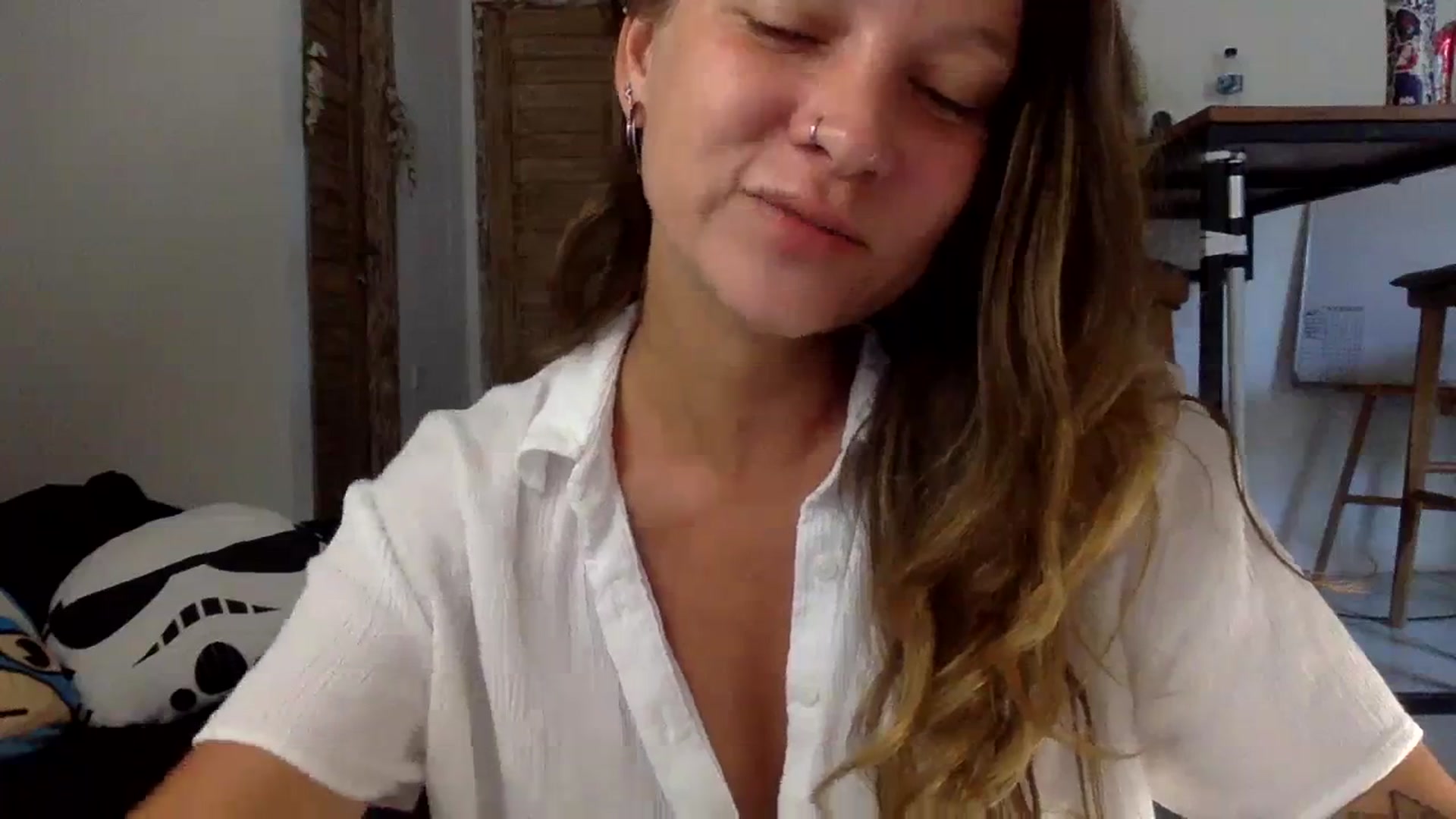 Gallery image thumbnail from Qi_ra's myfreecams stream on, 08/22/2023, 24:01 image 18 of 20