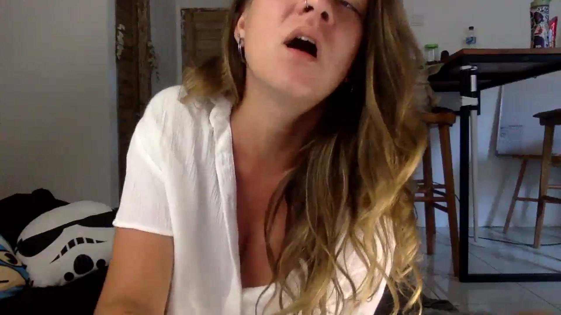 Gallery image thumbnail from Qi_ra's myfreecams stream on, 08/22/2023, 24:01 image 5 of 20
