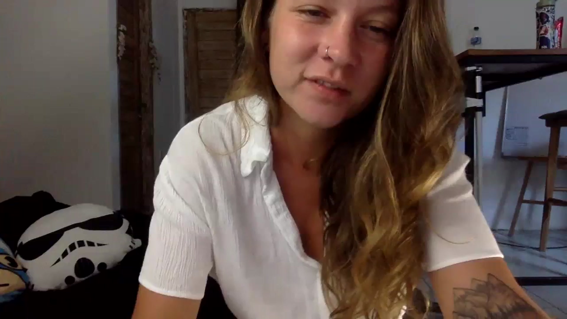 Gallery image thumbnail from Qi_ra's myfreecams stream on, 08/22/2023, 24:01 image 1 of 20