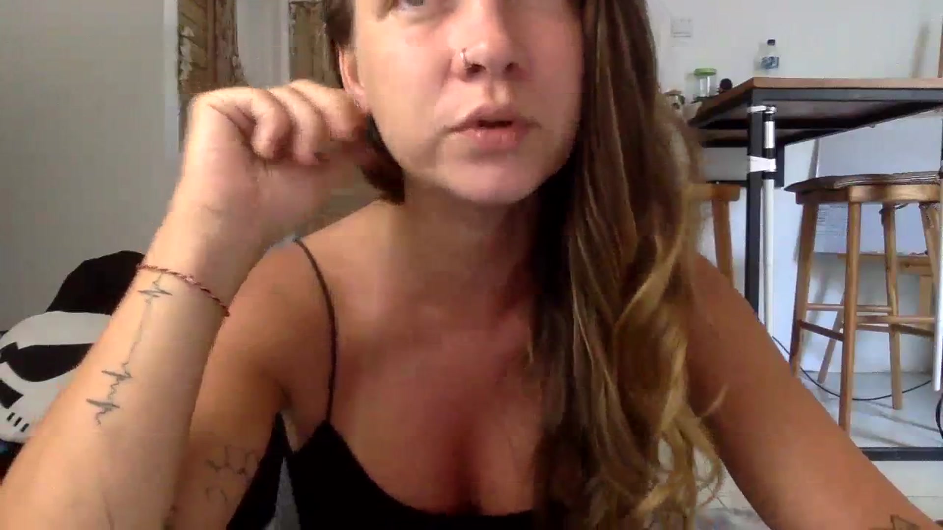 Gallery image thumbnail from Qi_ra's myfreecams stream on, 08/24/2023, 24:01 image 10 of 20