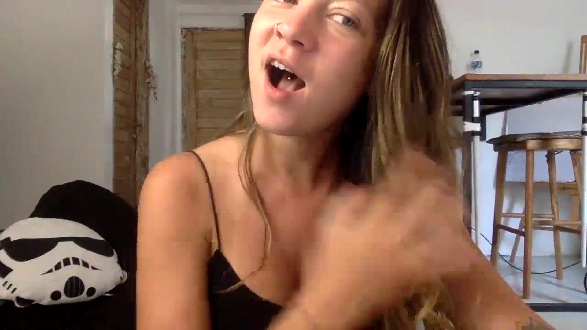 Gallery image thumbnail from Qi_ra's myfreecams stream on, 08/24/2023, 24:01 image 8 of 20