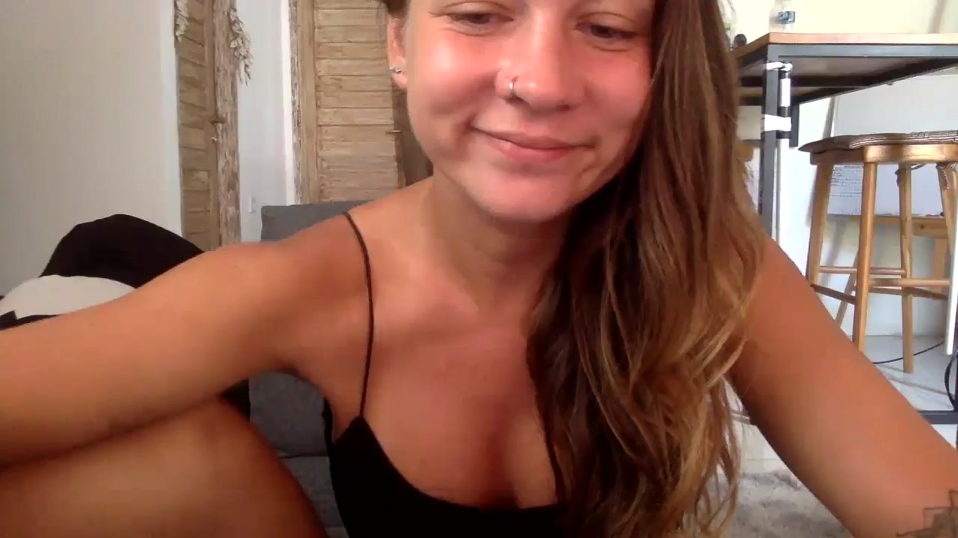 Gallery image thumbnail from Qi_ra's myfreecams stream on, 08/24/2023, 01:10 image 9 of 20