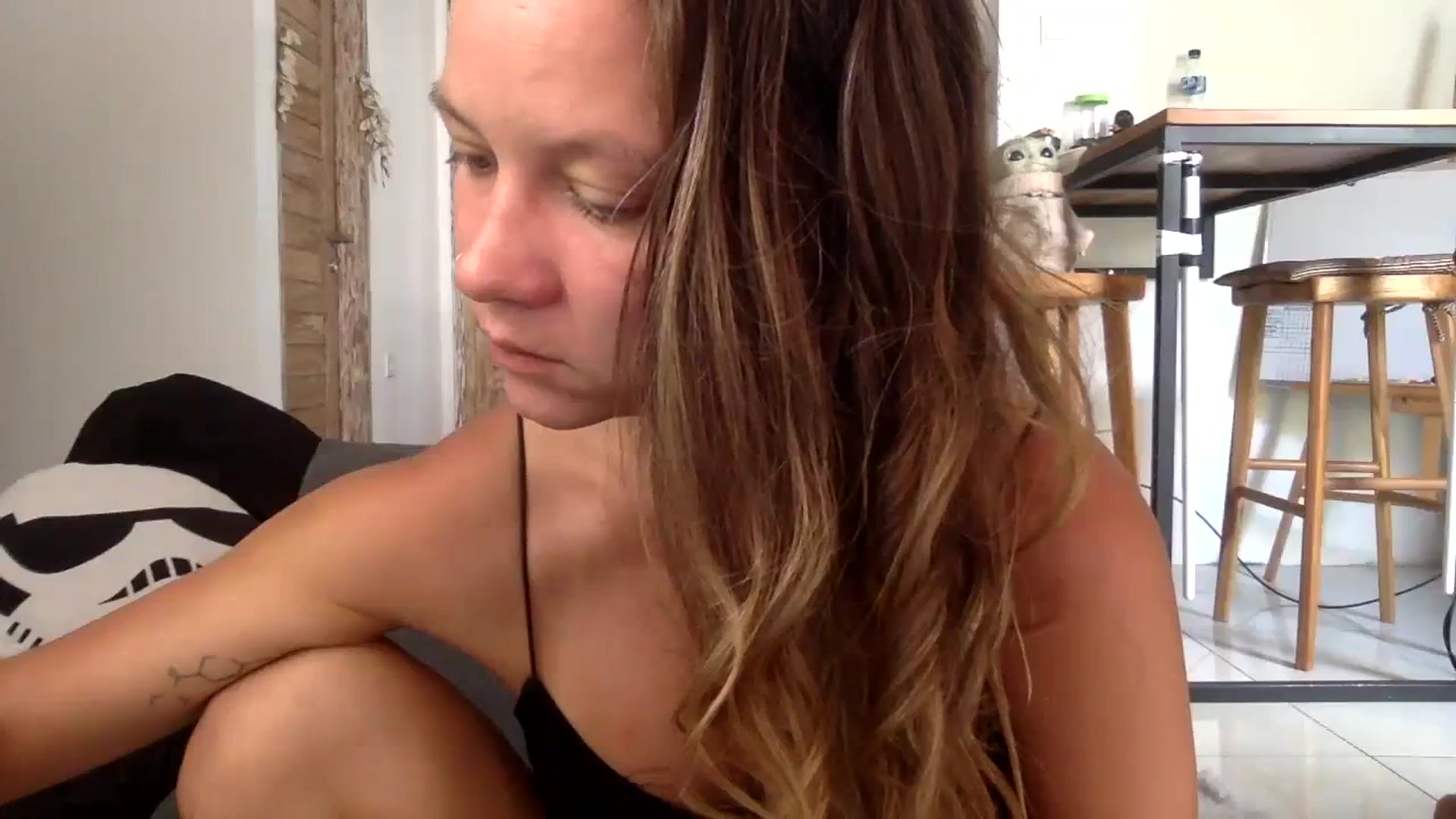 Gallery image thumbnail from Qi_ra's myfreecams stream on, 08/24/2023, 01:10 image 4 of 20