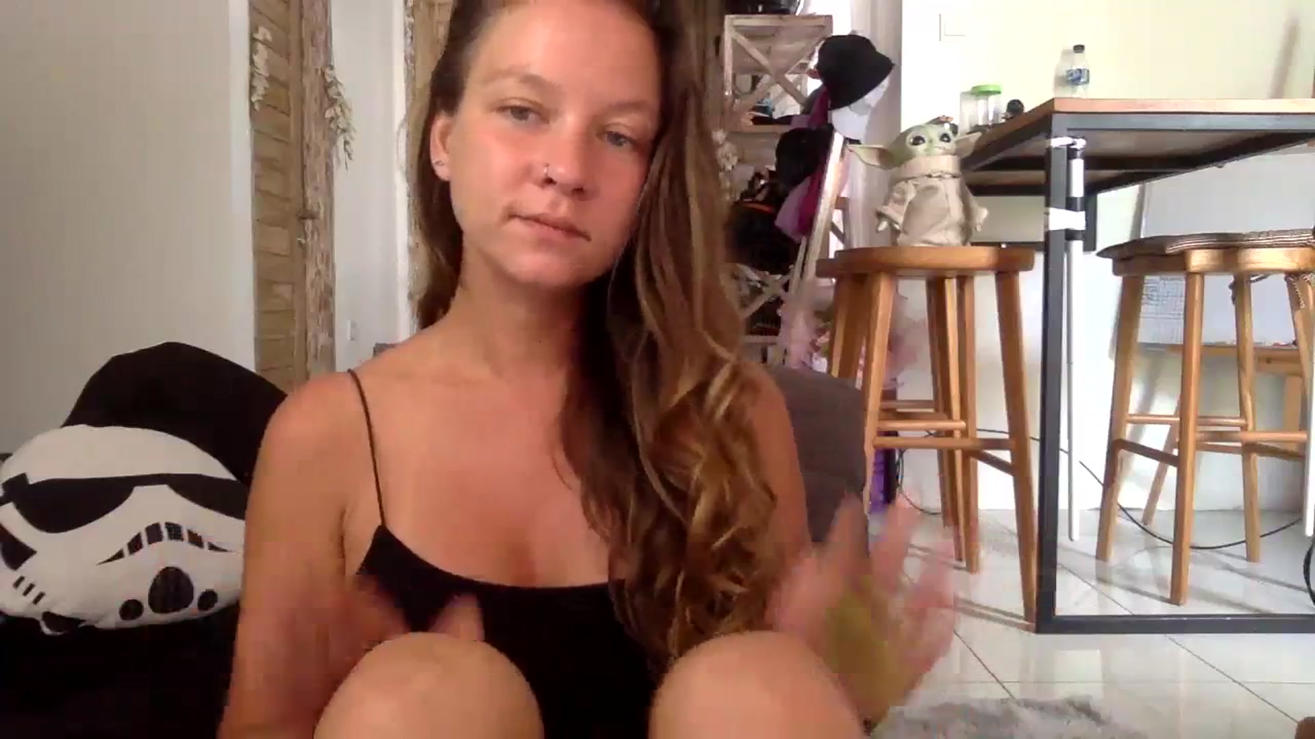 Gallery image thumbnail from Qi_ra's myfreecams stream on, 08/24/2023, 01:10 image 5 of 20