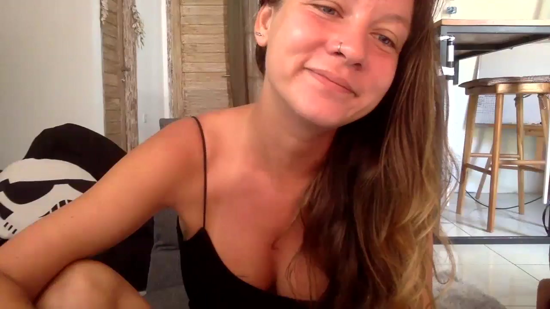 Gallery image thumbnail from Qi_ra's myfreecams stream on, 08/24/2023, 01:10 image 15 of 20