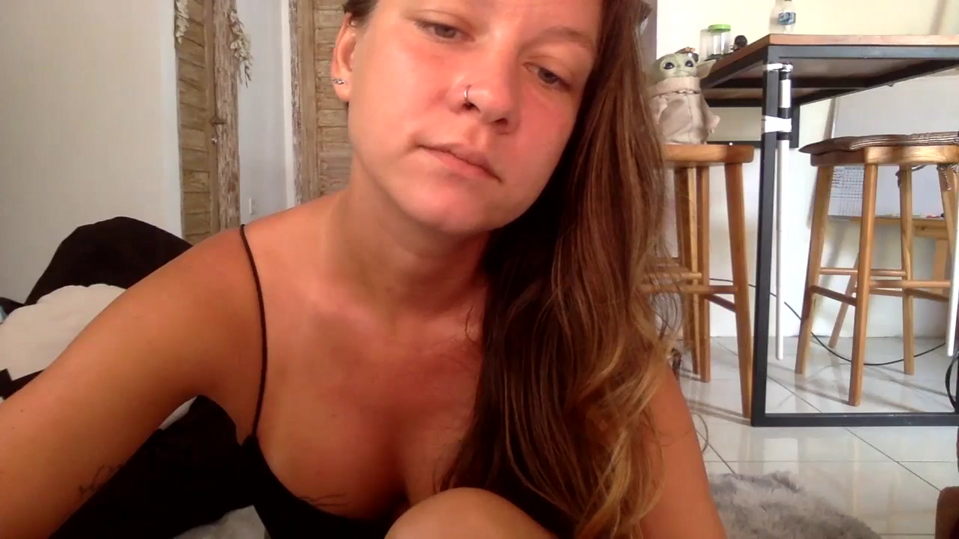 Gallery image thumbnail from Qi_ra's myfreecams stream on, 08/24/2023, 01:43 image 3 of 20