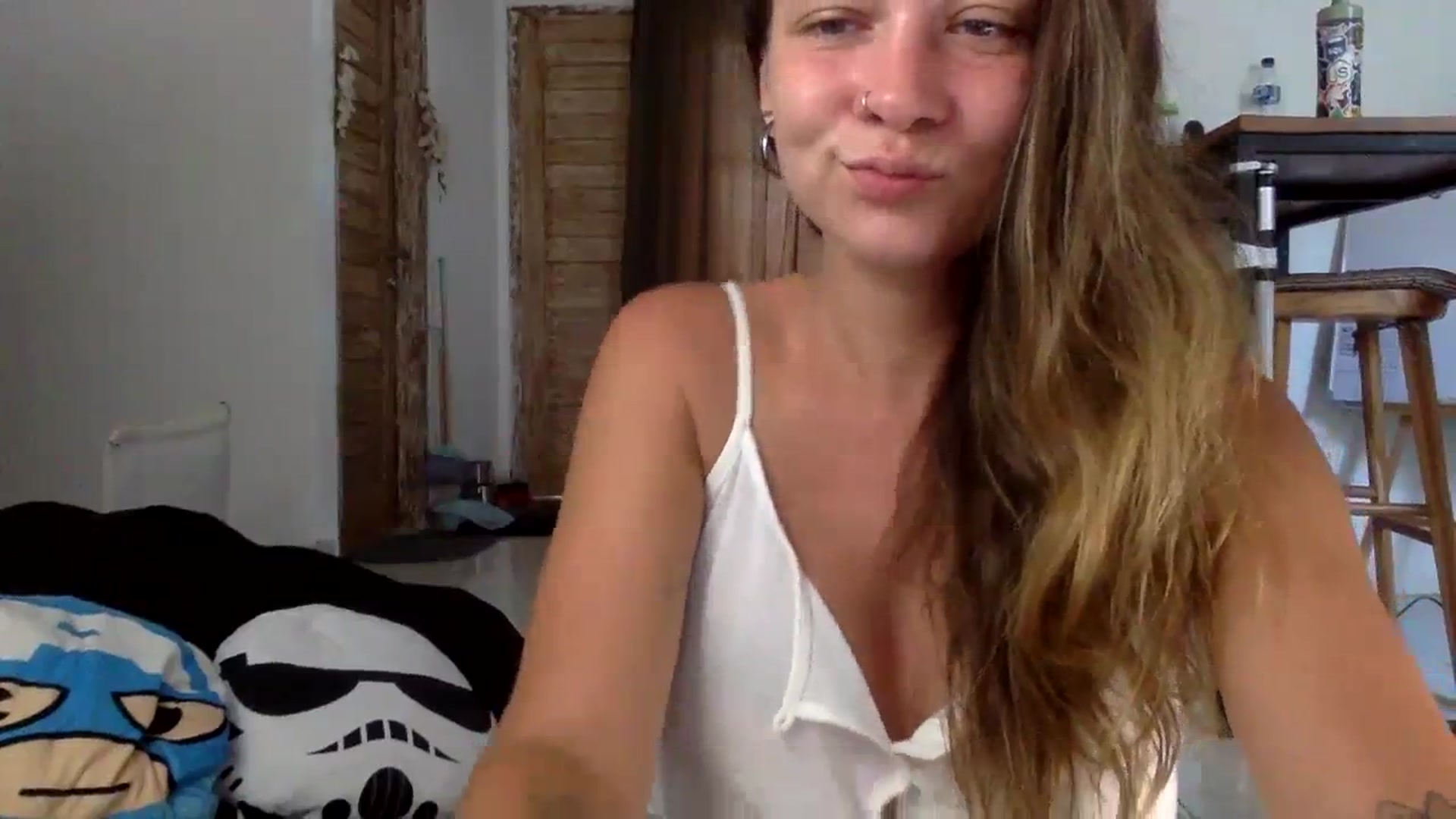 Gallery image thumbnail from Qi_ra's myfreecams stream on, 08/25/2023, 24:03 image 13 of 20