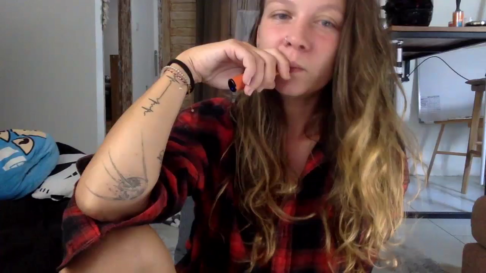 Gallery image thumbnail from Qi_ra's myfreecams stream on, 09/07/2023, 24:37 image 1 of 20