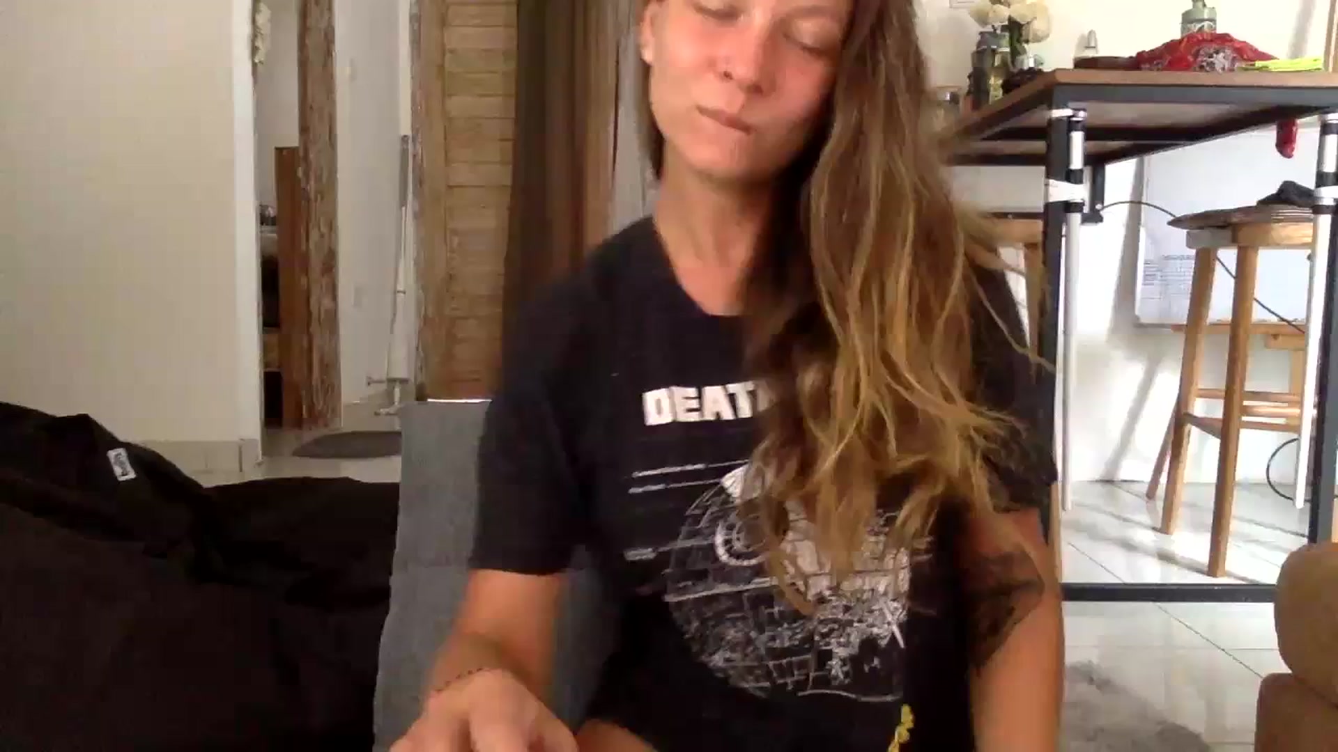 Gallery image thumbnail from Qi_ra's myfreecams stream on, 09/14/2023, 01:23 image 15 of 20