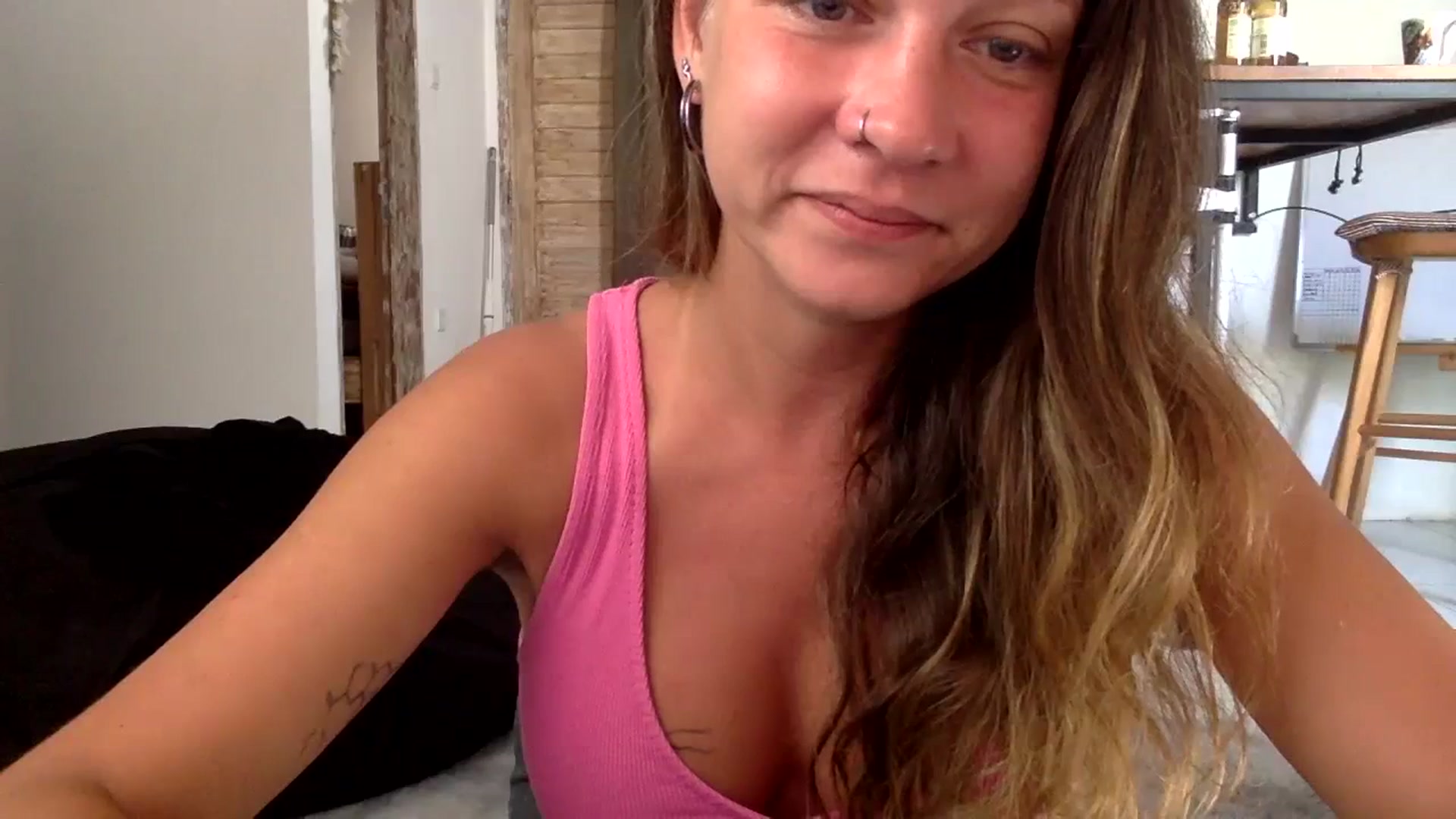Gallery image thumbnail from Qi_ra's myfreecams stream on, 09/15/2023, 01:02 image 3 of 20