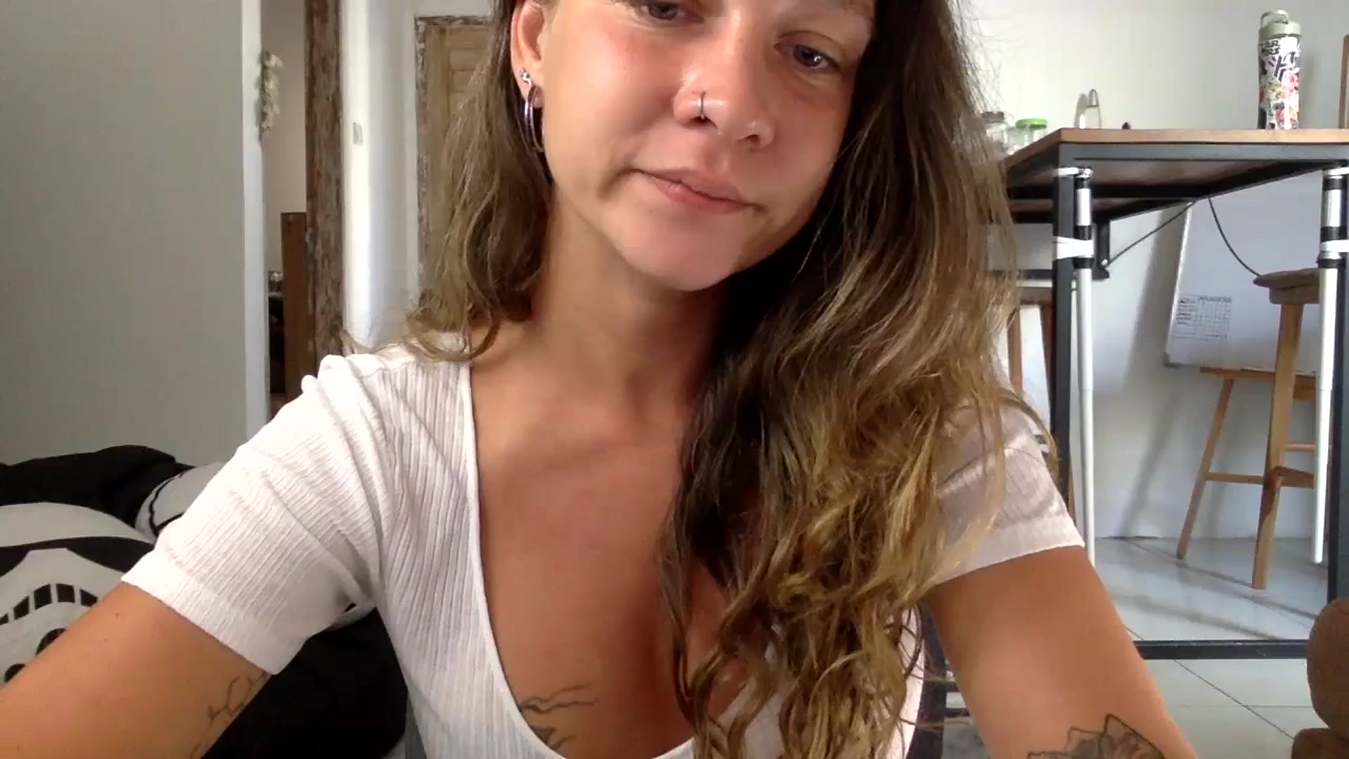 Gallery image thumbnail from Qi_ra's myfreecams stream on, 09/18/2023, 23:57 image 6 of 20