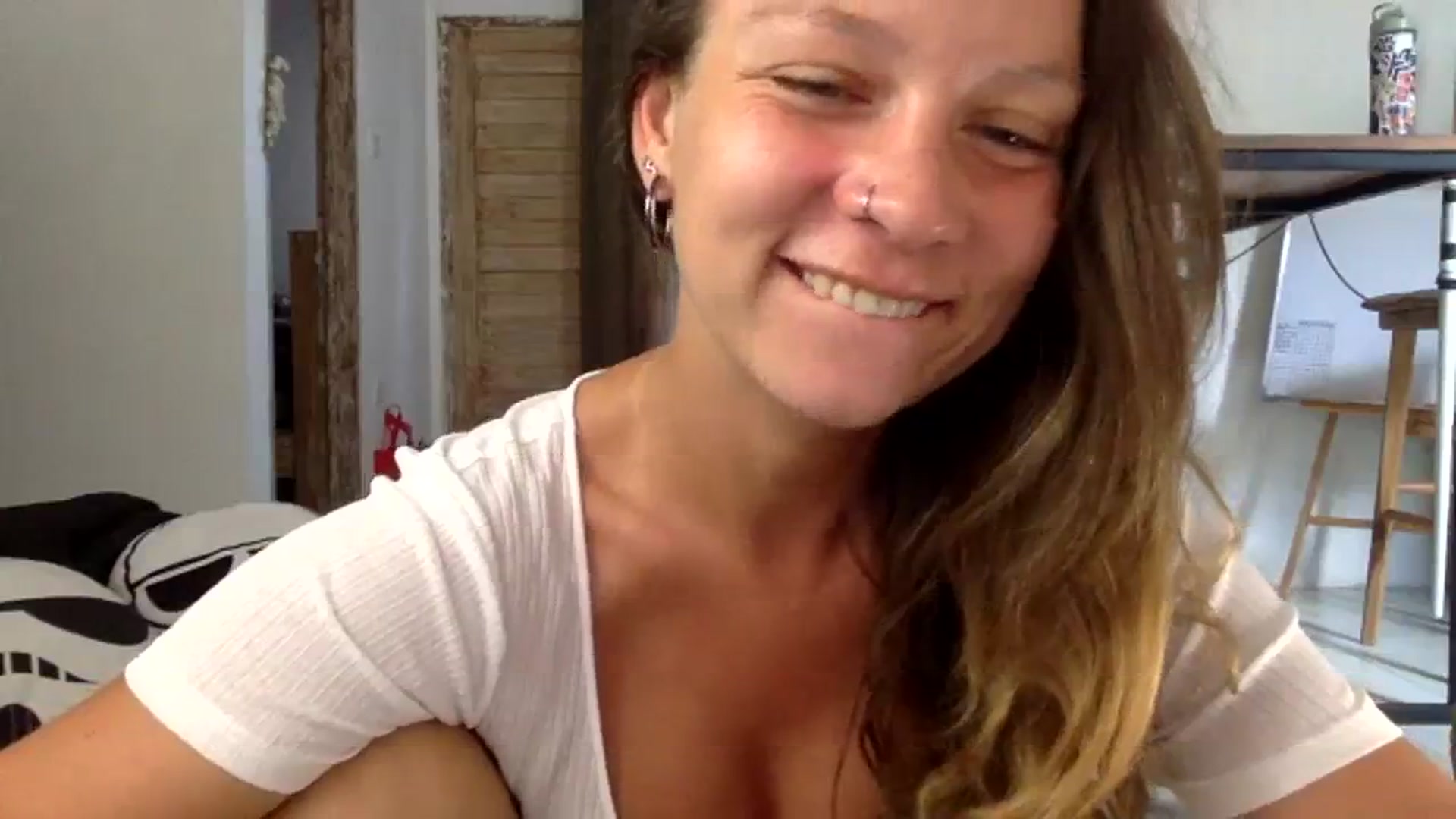 Gallery image thumbnail from Qi_ra's myfreecams stream on, 09/19/2023, 07:23 image 17 of 20