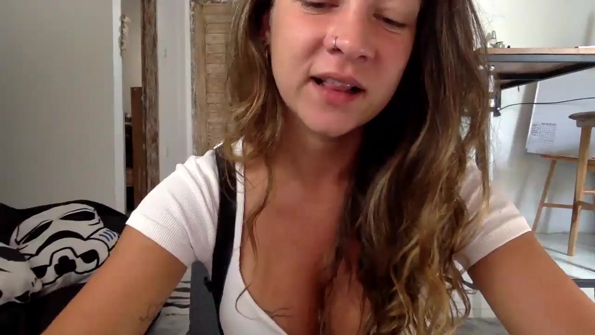 Gallery image thumbnail from Qi_ra's myfreecams stream on, 09/20/2023, 24:14 image 3 of 20
