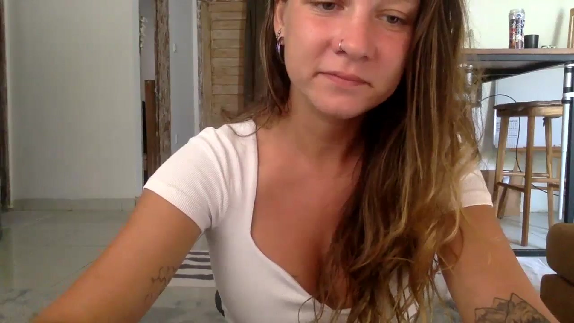 Gallery image thumbnail from Qi_ra's myfreecams stream on, 10/08/2023, 03:24 image 13 of 20