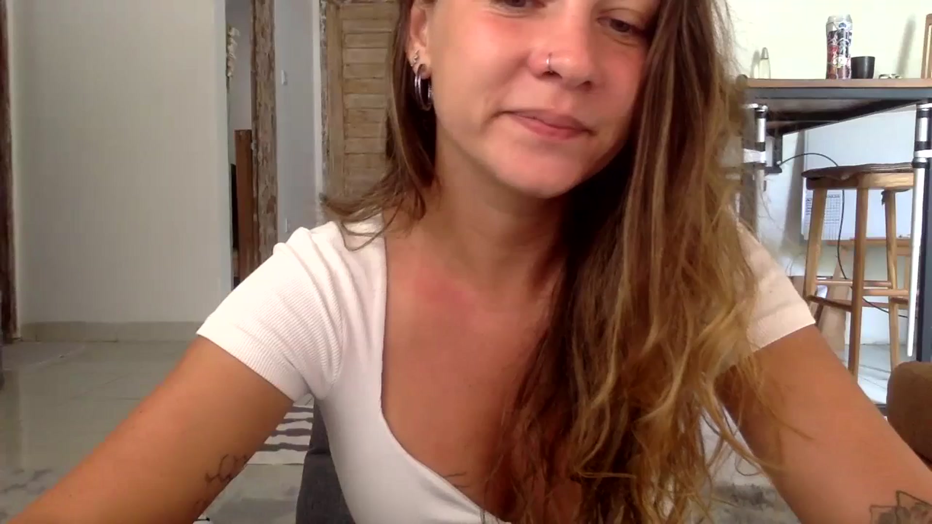 Gallery image thumbnail from Qi_ra's myfreecams stream on, 10/08/2023, 03:24 image 19 of 20
