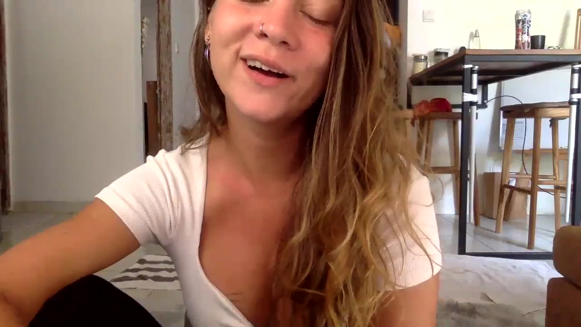 Gallery image thumbnail from Qi_ra's myfreecams stream on, 10/08/2023, 03:24 image 18 of 20