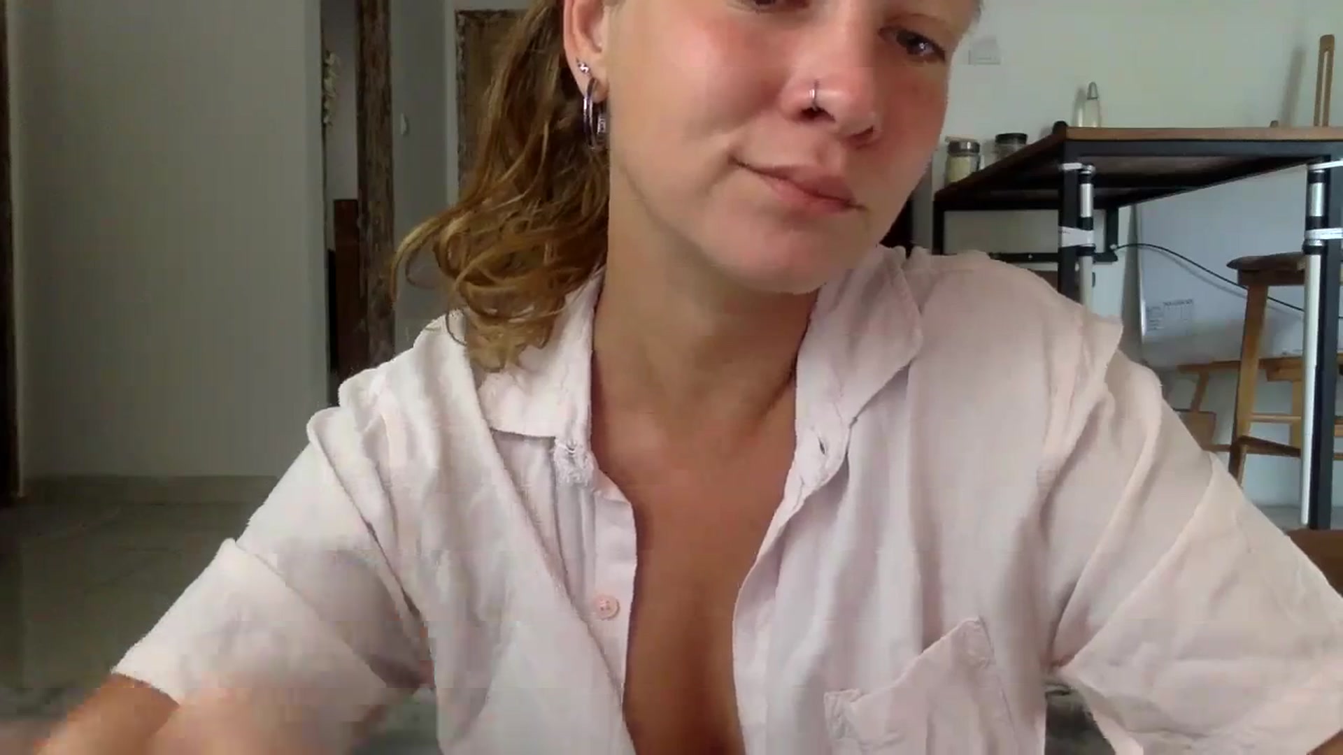Gallery image thumbnail from Qi_ra's myfreecams stream on, 10/09/2023, 24:01 image 14 of 20