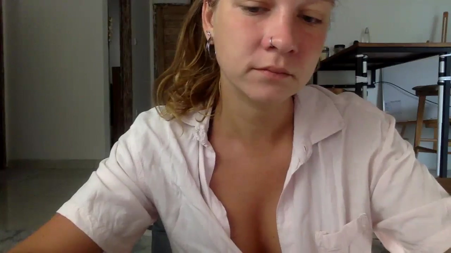 Gallery image thumbnail from Qi_ra's myfreecams stream on, 10/09/2023, 24:01 image 18 of 20