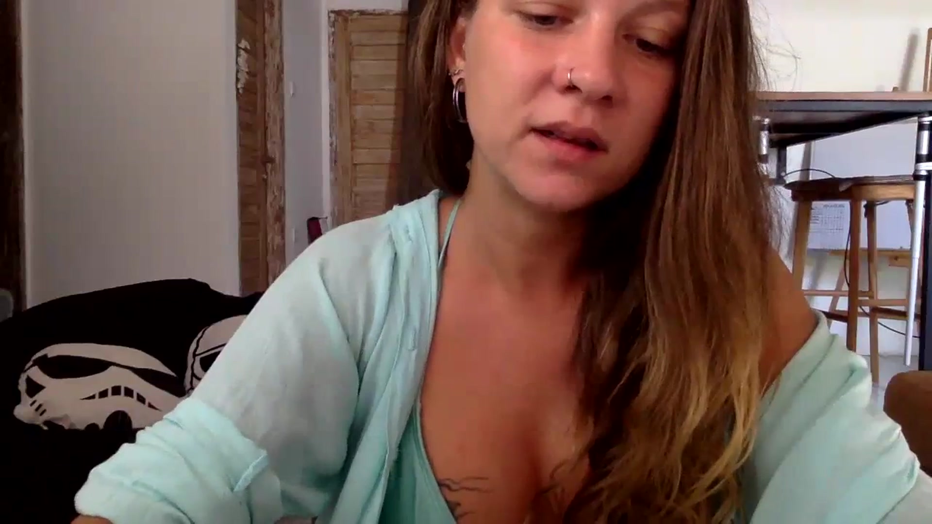 Gallery image thumbnail from Qi_ra's myfreecams stream on, 10/17/2023, 03:25 image 4 of 20