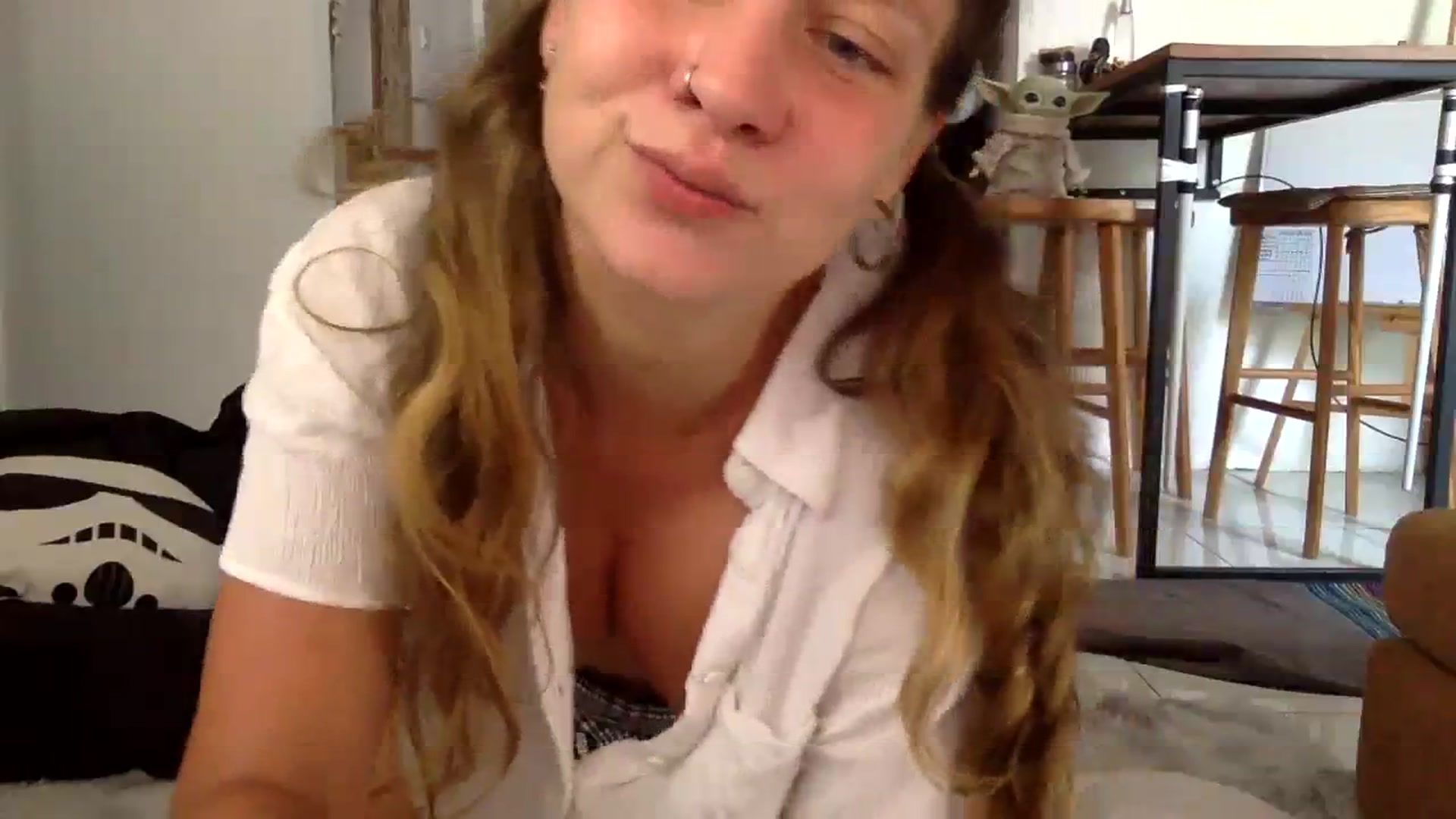 Gallery image thumbnail from Qi_ra's myfreecams stream on, 10/18/2023, 03:38 image 5 of 20