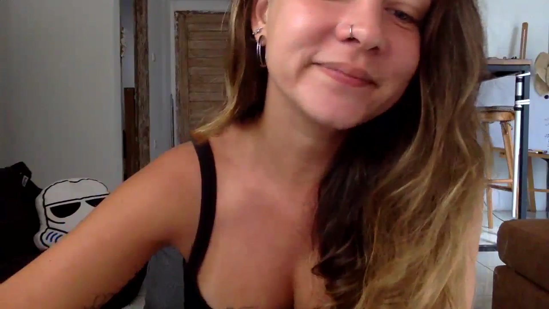 Gallery image thumbnail from Qi_ra's myfreecams stream on, 10/25/2023, 02:33 image 14 of 20