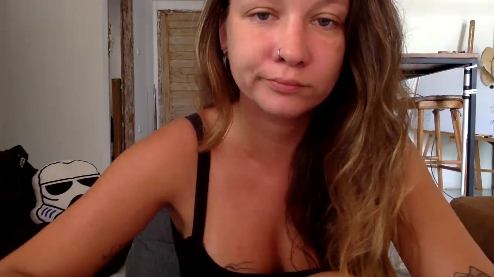 Gallery image thumbnail from Qi_ra's myfreecams stream on, 10/25/2023, 02:33 image 20 of 20