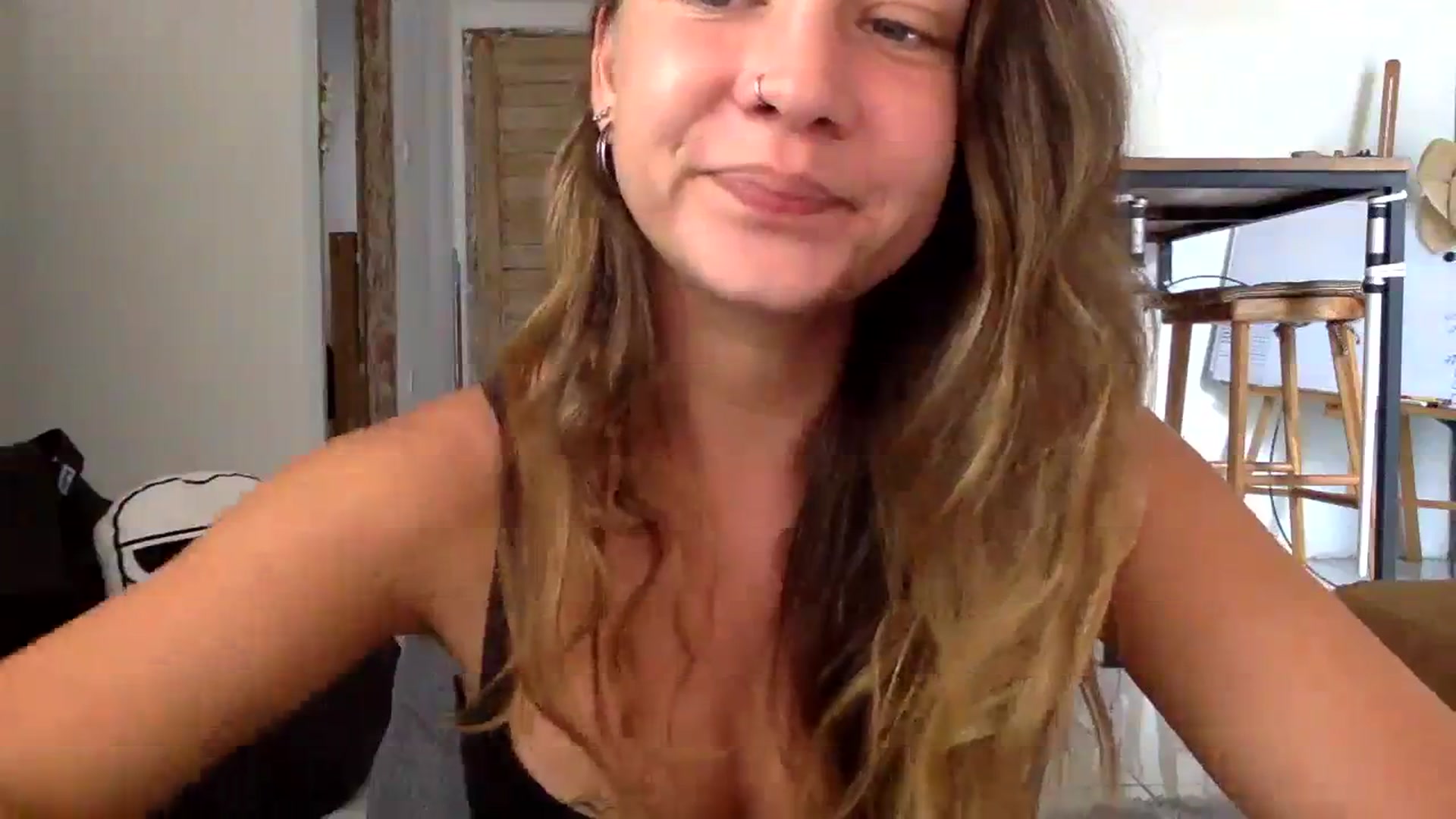 Gallery image thumbnail from Qi_ra's myfreecams stream on, 10/25/2023, 02:33 image 18 of 20