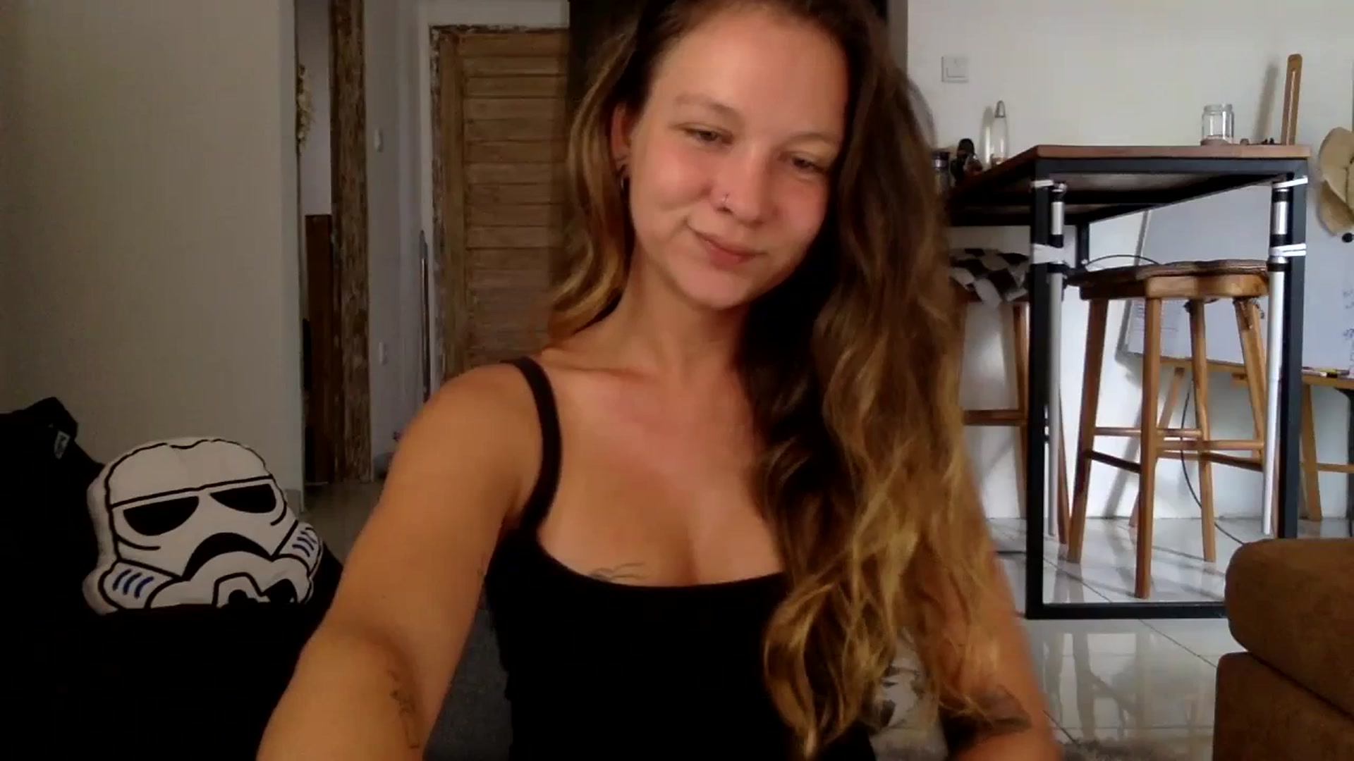 Gallery image thumbnail from Qi_ra's myfreecams stream on, 10/25/2023, 02:33 image 5 of 20