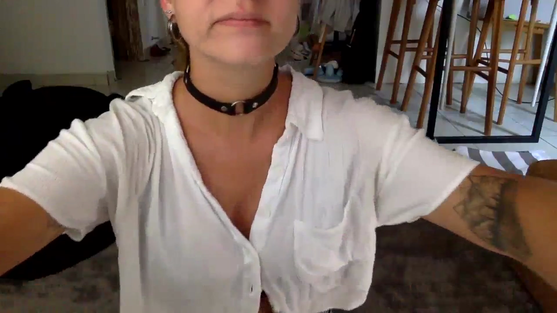 Gallery image thumbnail from Qi_ra's myfreecams stream on, 11/27/2023, 01:22 image 7 of 20