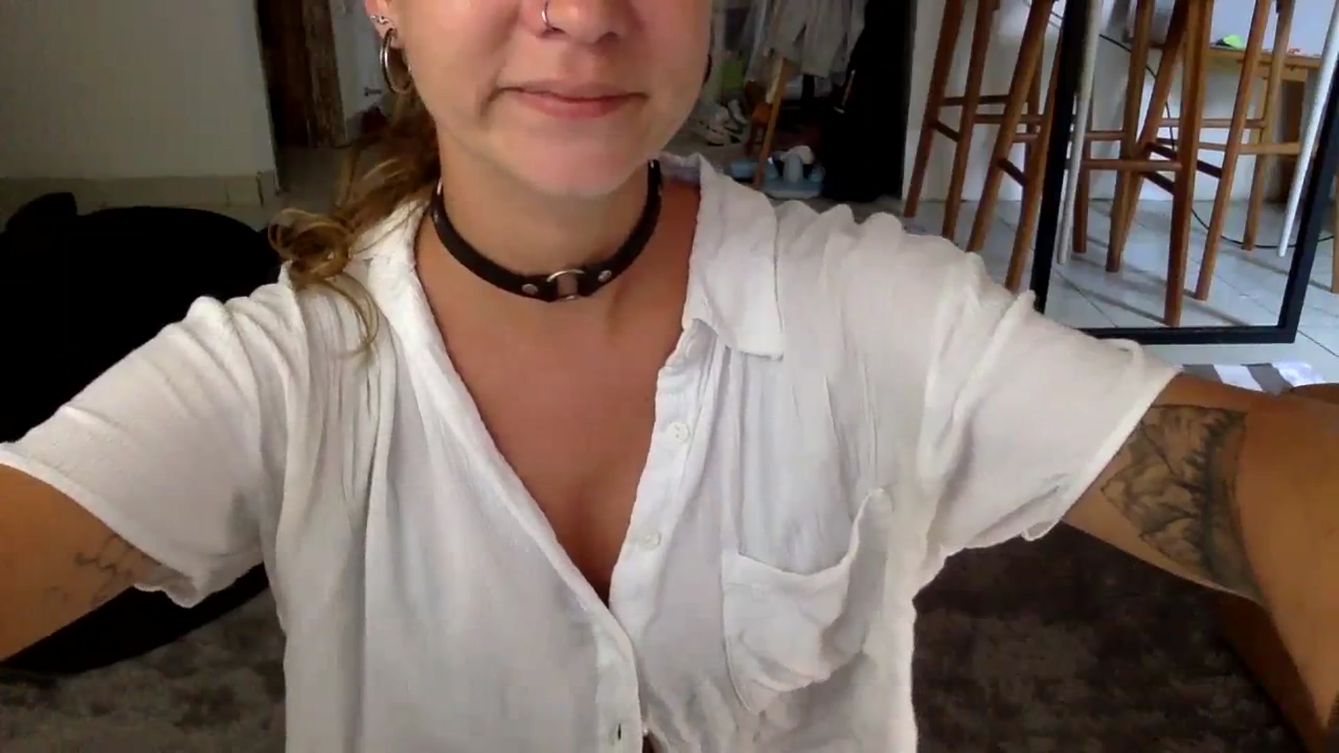 Gallery image thumbnail from Qi_ra's myfreecams stream on, 11/27/2023, 01:22 image 12 of 20