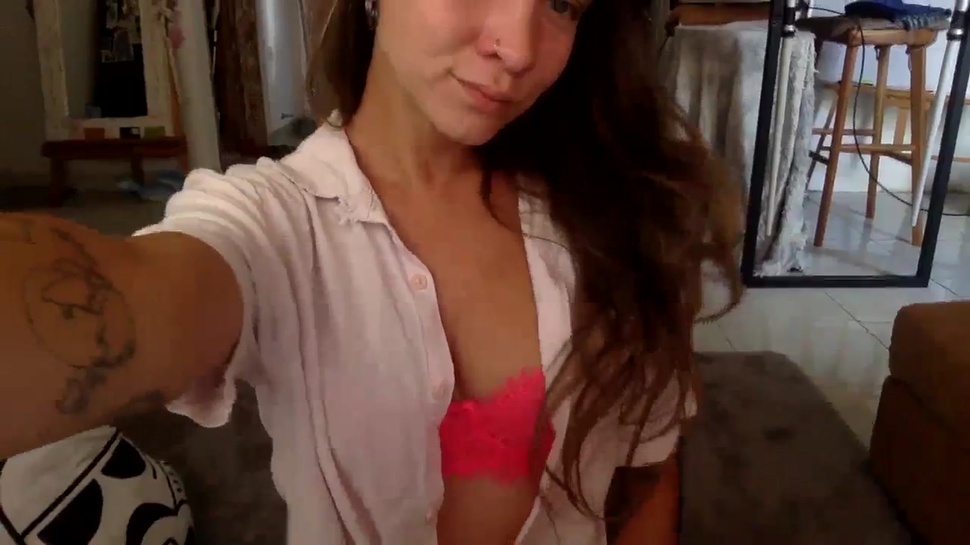 Gallery image thumbnail from Qi_ra's myfreecams stream on, 12/19/2023, 02:03 image 5 of 20