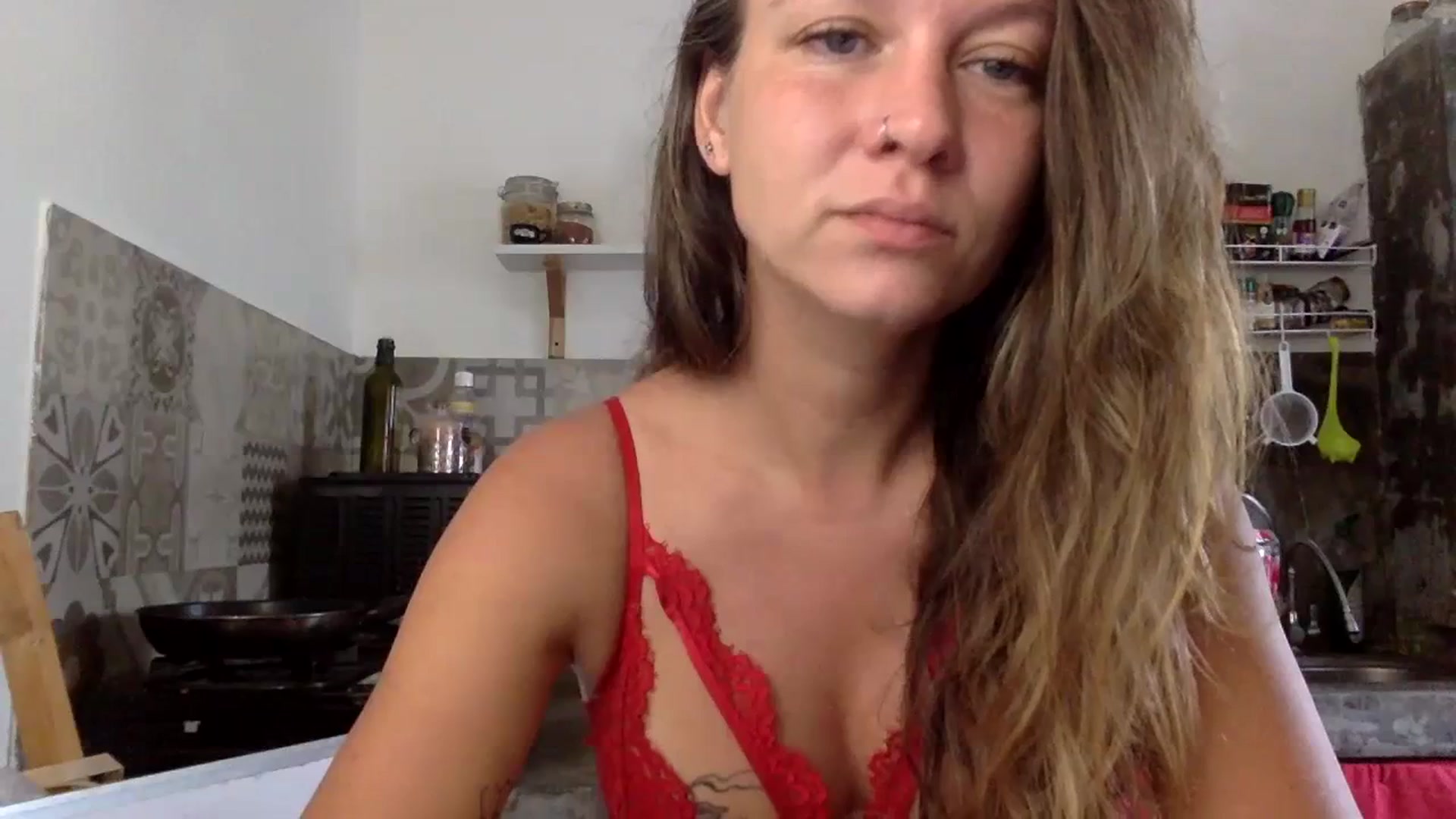 Gallery image thumbnail from Qi_ra's myfreecams stream on, 01/27/2024, 24:01 image 9 of 20