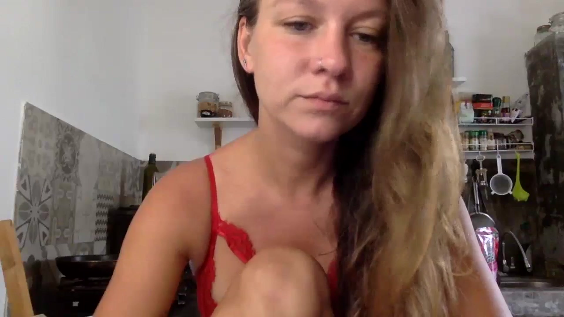 Gallery image thumbnail from Qi_ra's myfreecams stream on, 01/27/2024, 24:01 image 19 of 20