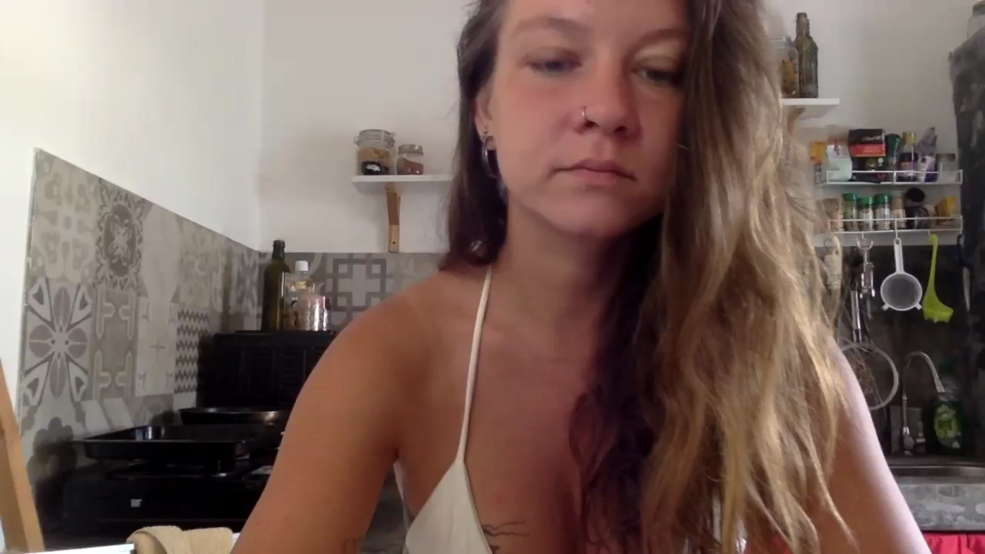 Gallery image thumbnail from Qi_ra's myfreecams stream on, 02/07/2024, 01:27 image 1 of 20