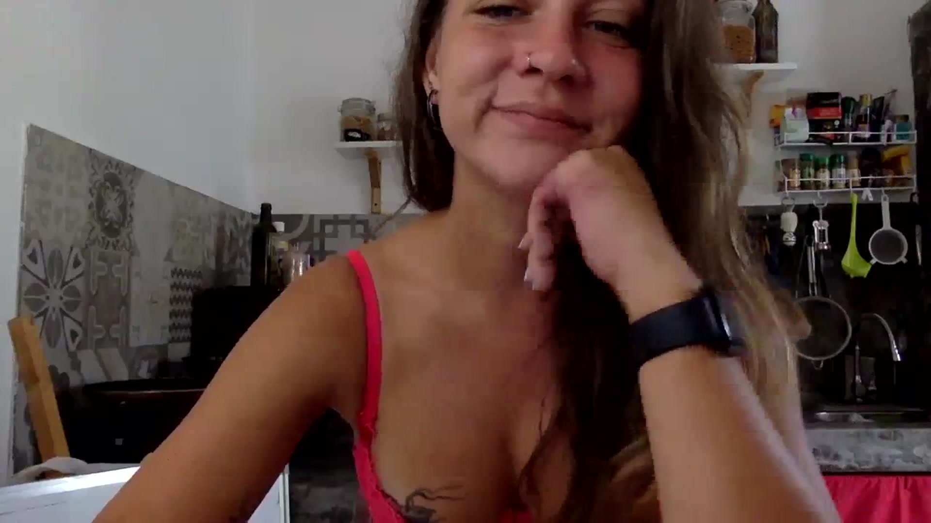 Gallery image thumbnail from Qi_ra's myfreecams stream on, 02/21/2024, 01:33 image 12 of 20