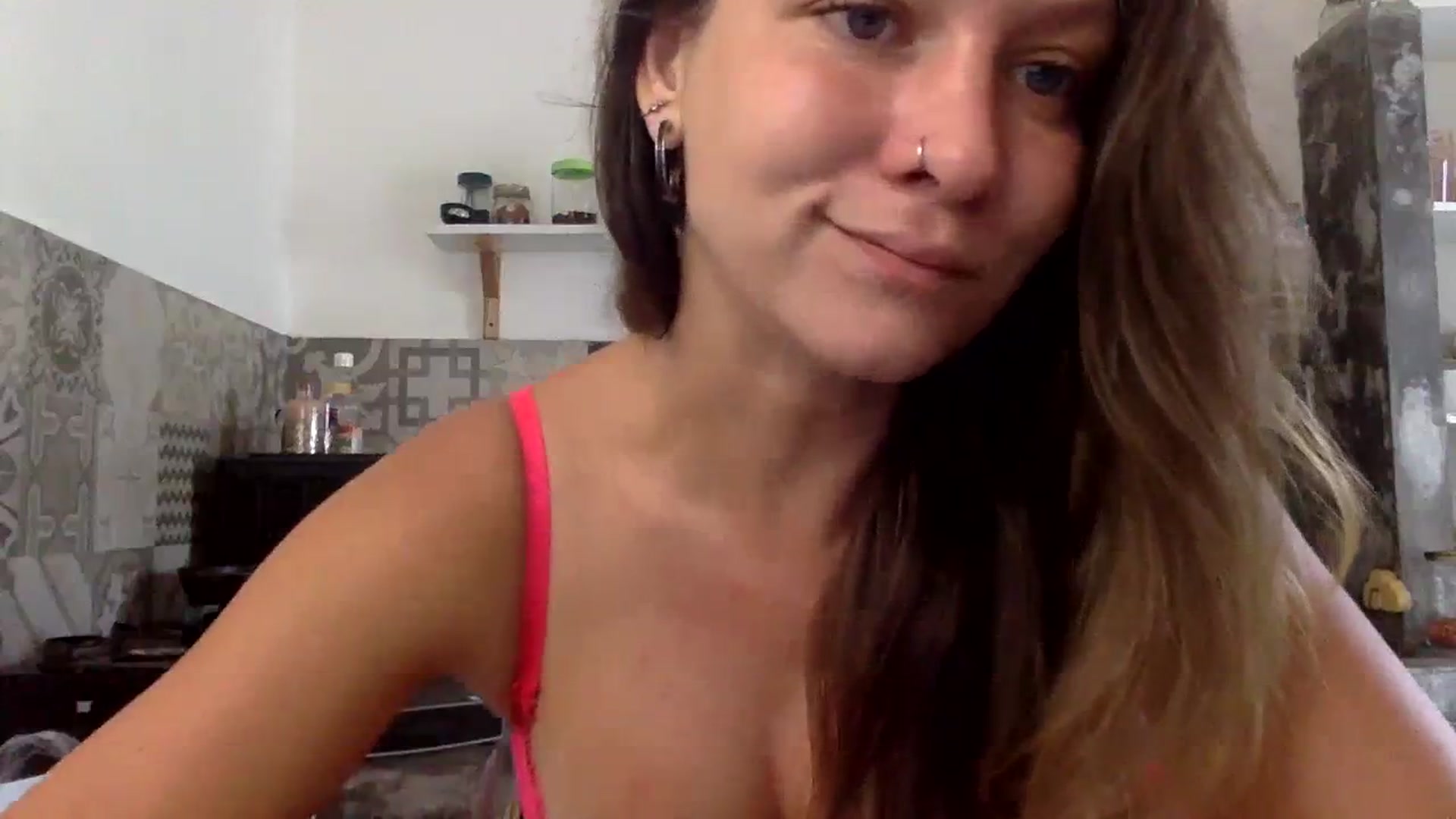 Gallery image thumbnail from Qi_ra's myfreecams stream on, 02/29/2024, 03:25 image 10 of 20