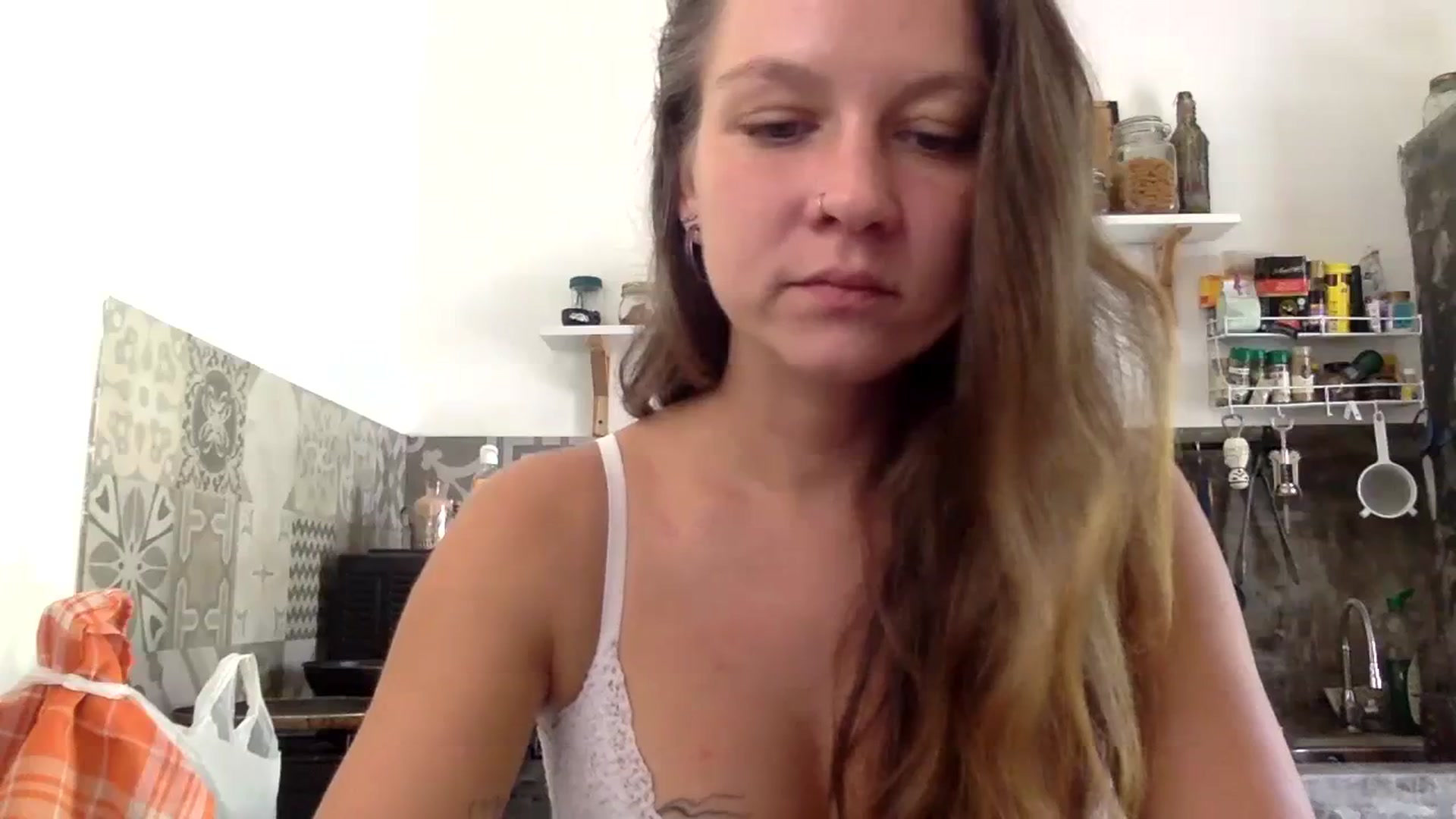 Gallery image thumbnail from Qi_ra's myfreecams stream on, 03/05/2024, 04:57 image 16 of 20