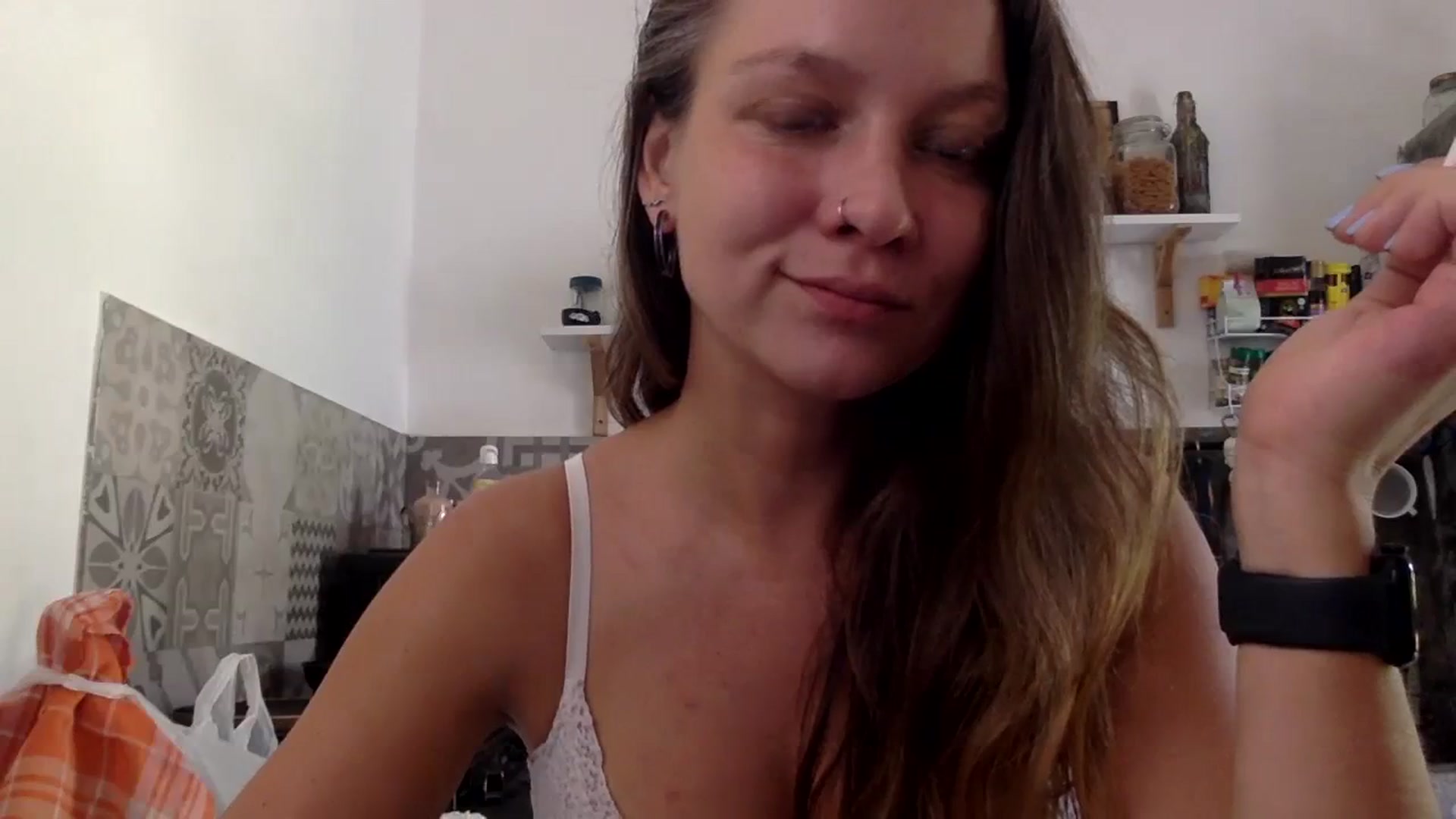 Gallery image thumbnail from Qi_ra's myfreecams stream on, 03/05/2024, 04:57 image 15 of 20
