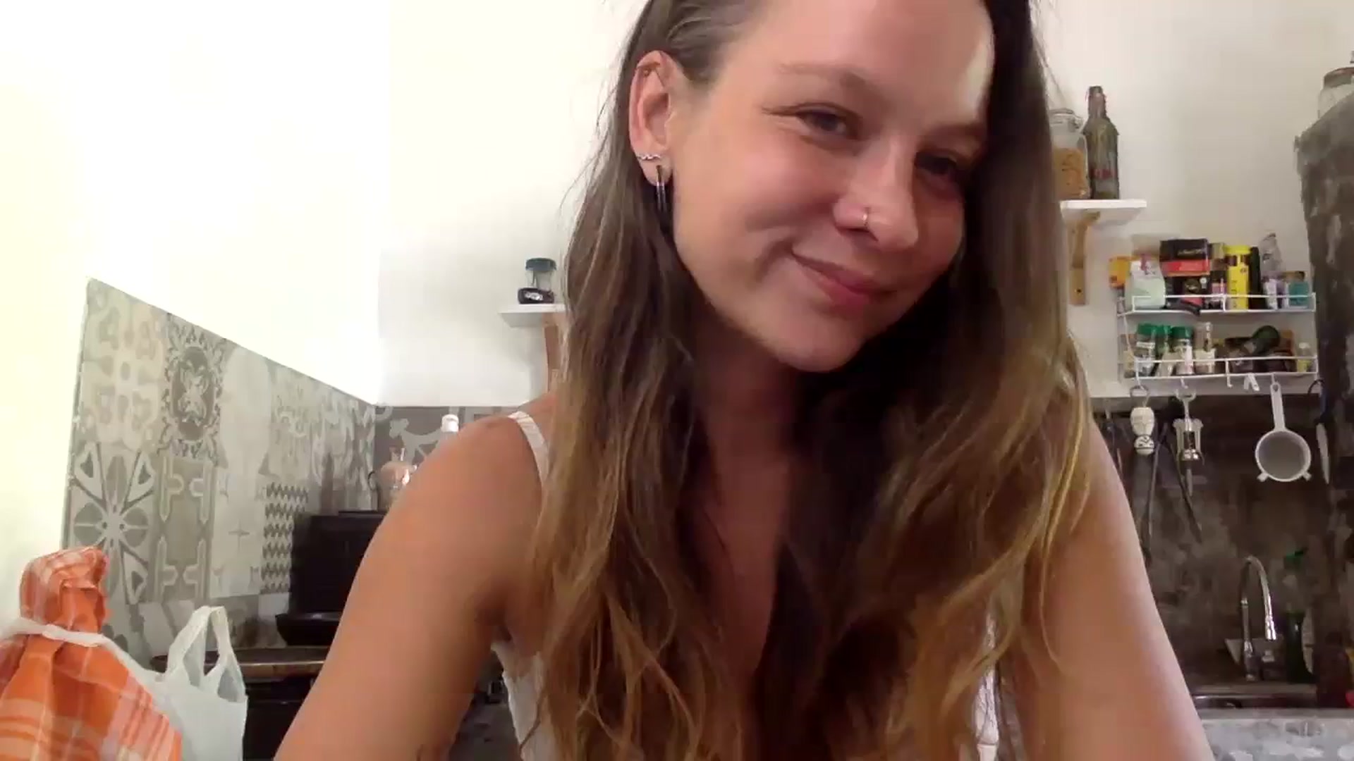 Gallery image thumbnail from Qi_ra's myfreecams stream on, 03/05/2024, 06:19 image 1 of 20