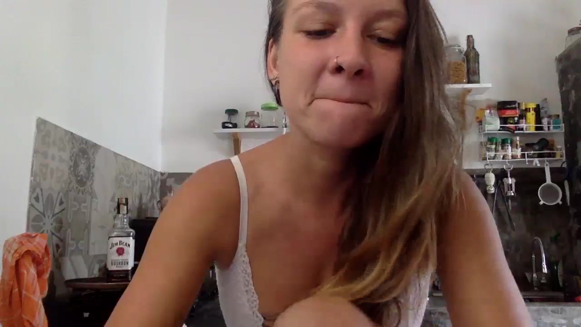 Gallery image thumbnail from Qi_ra's myfreecams stream on, 03/05/2024, 07:00 image 6 of 20