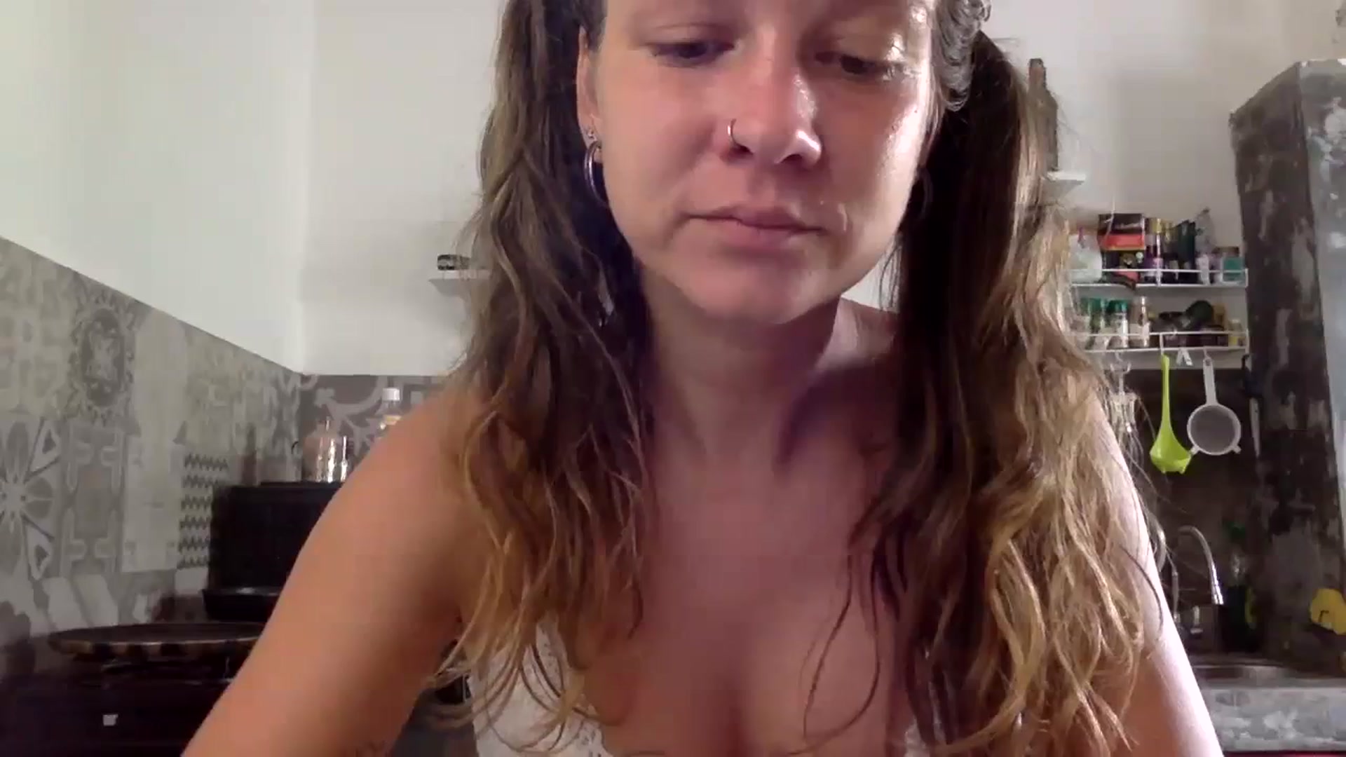 Gallery image thumbnail from Qi_ra's myfreecams stream on, 03/21/2024, 01:00 image 12 of 20