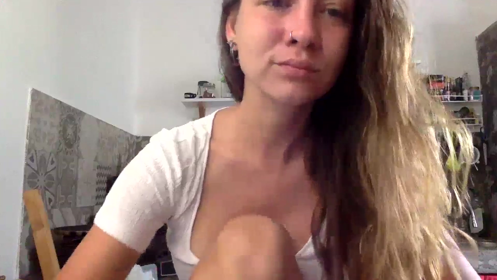 Gallery image thumbnail from Qi_ra's myfreecams stream on, 03/22/2024, 24:45 image 2 of 20
