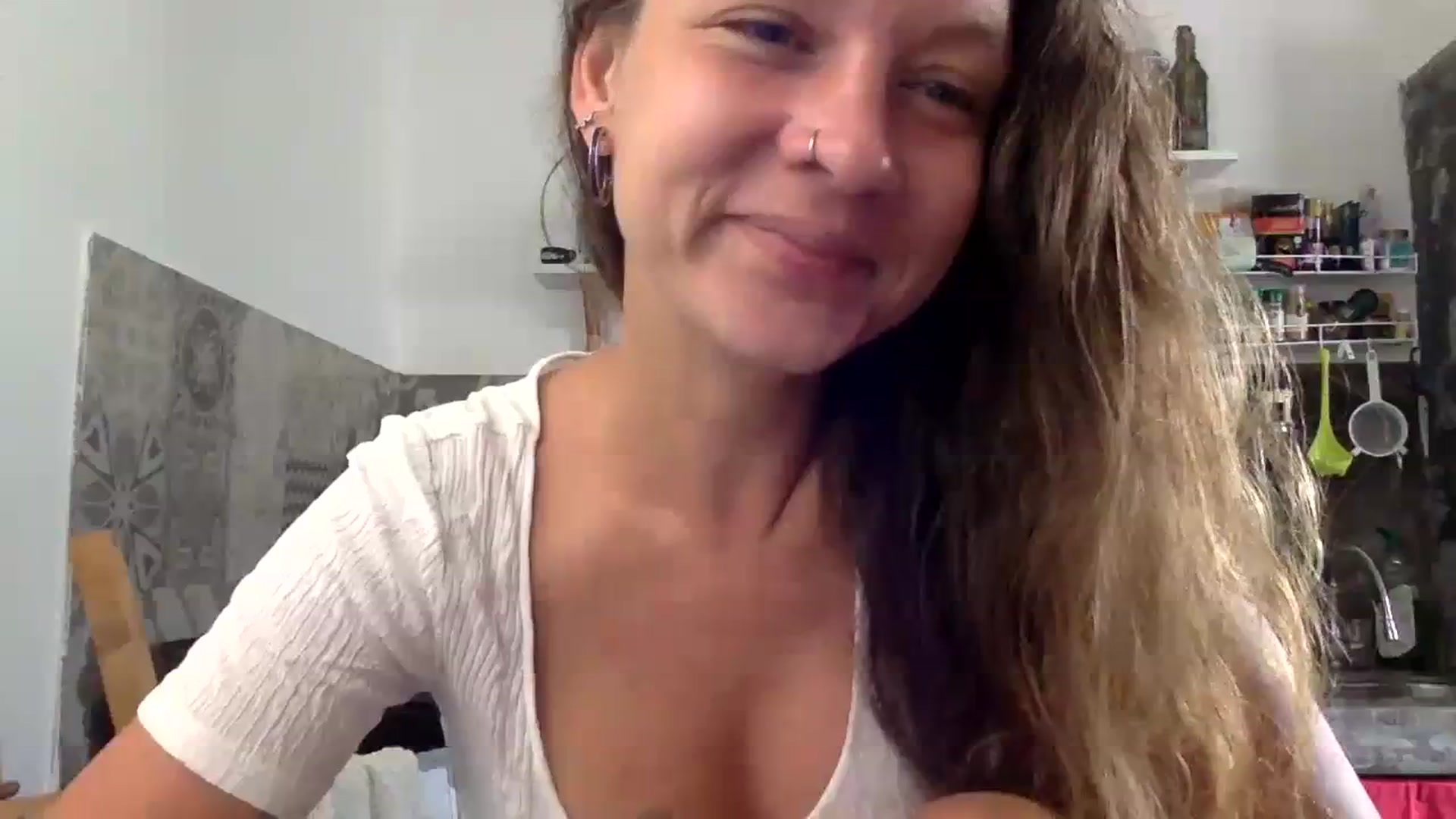 Gallery image thumbnail from Qi_ra's myfreecams stream on, 03/22/2024, 24:45 image 1 of 20