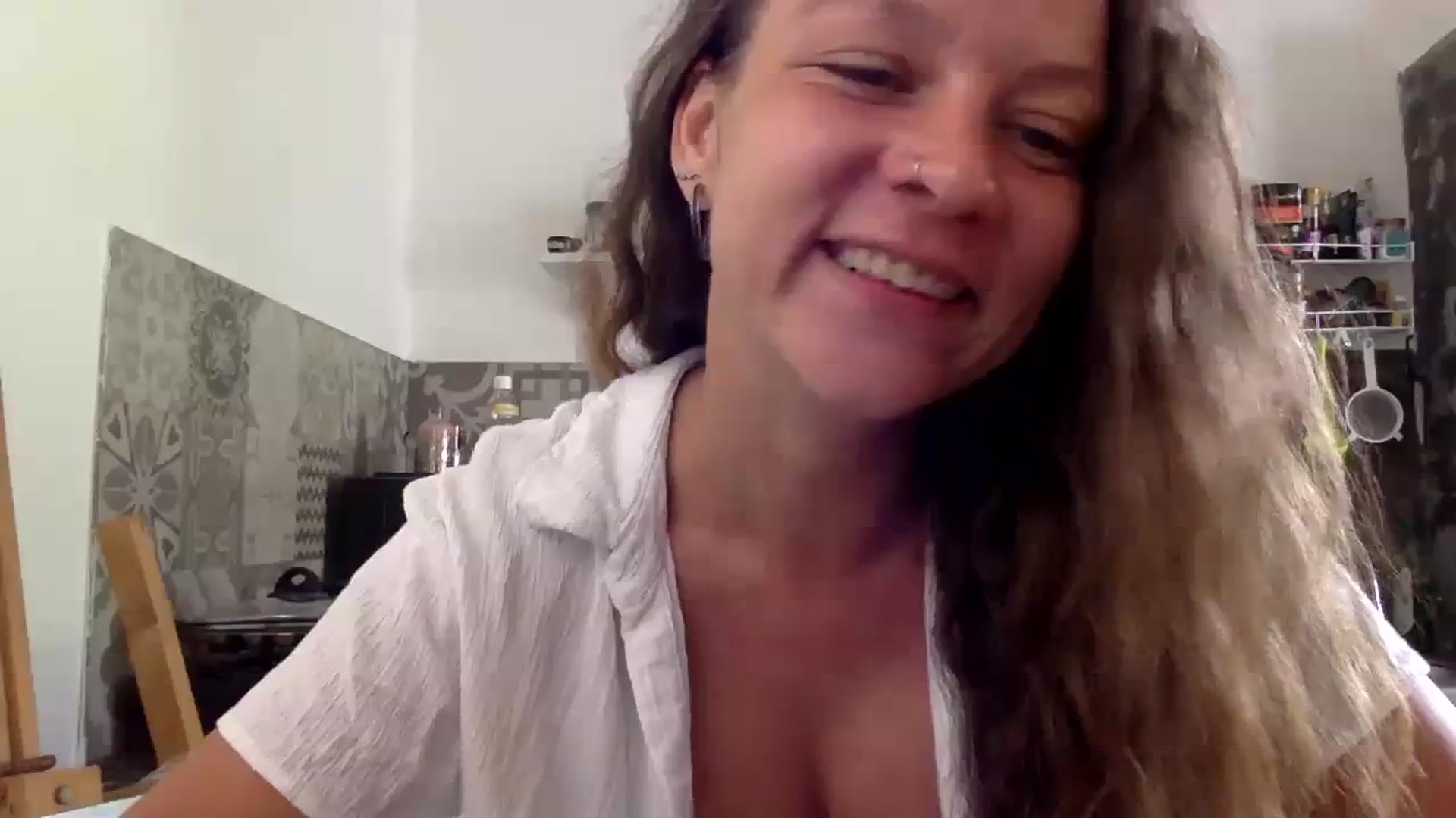 Gallery image thumbnail from Qi_ra's myfreecams stream on, 03/23/2024, 02:10 image 6 of 20