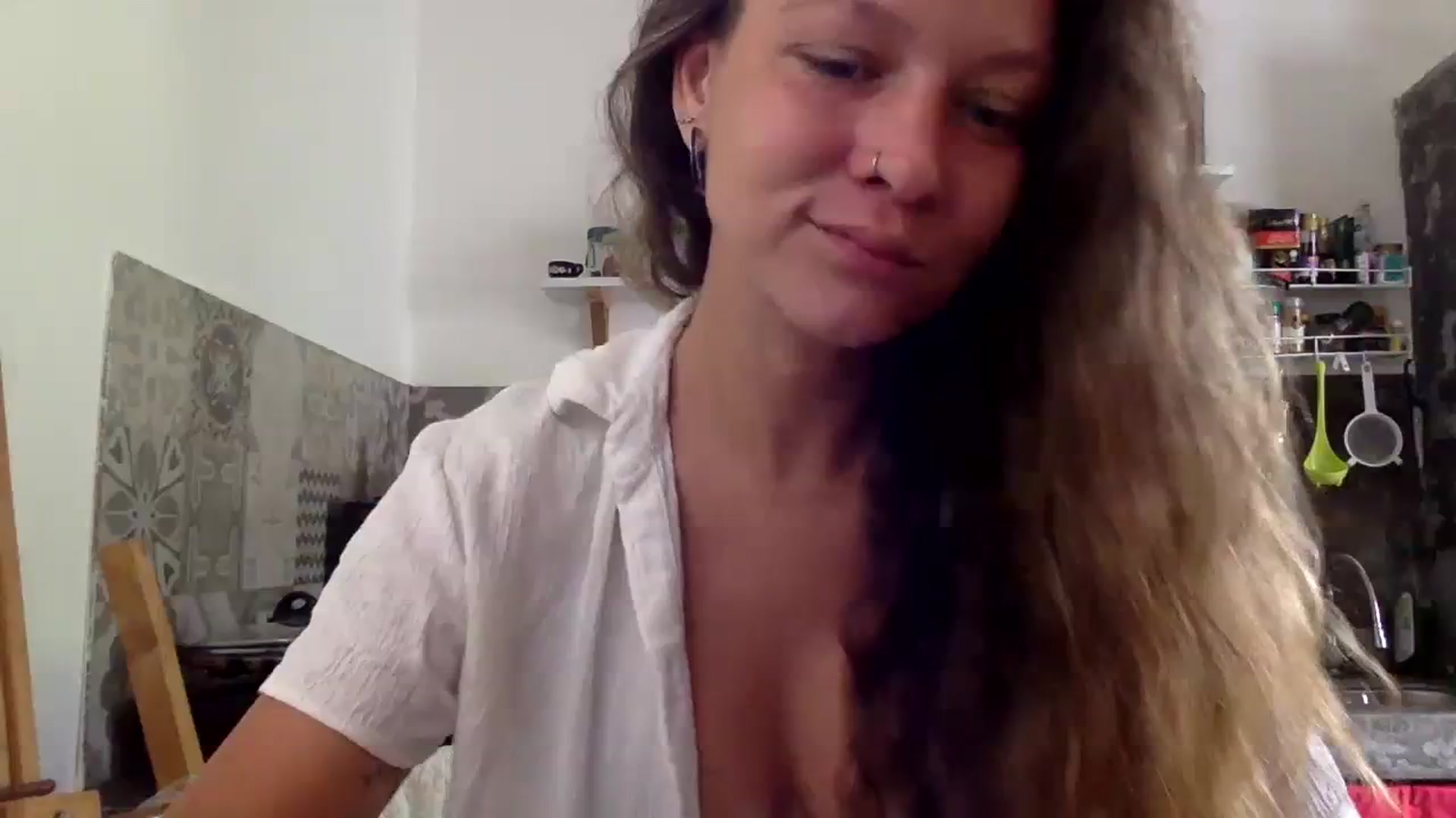 Gallery image thumbnail from Qi_ra's myfreecams stream on, 03/23/2024, 02:10 image 1 of 20