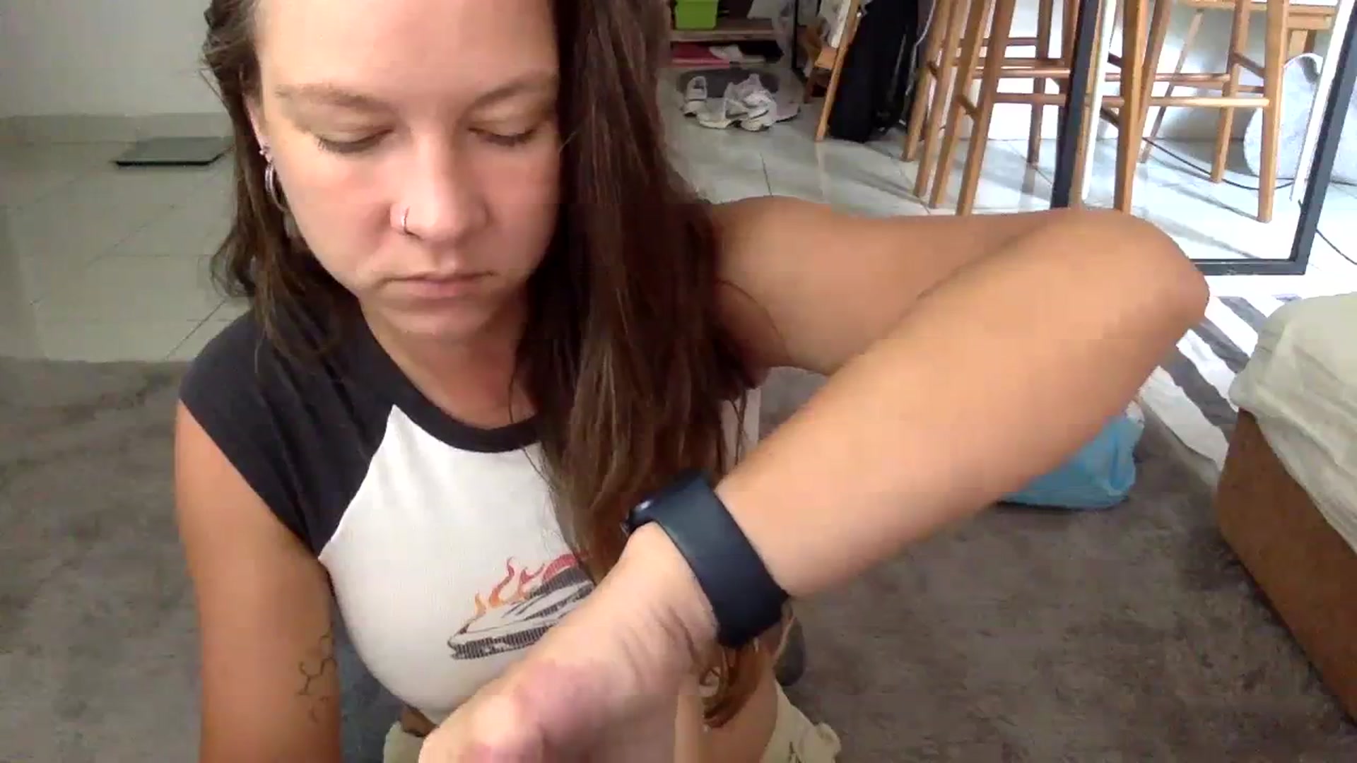 Gallery image thumbnail from Qi_ra's myfreecams stream on, 04/09/2024, 24:25 image 6 of 20
