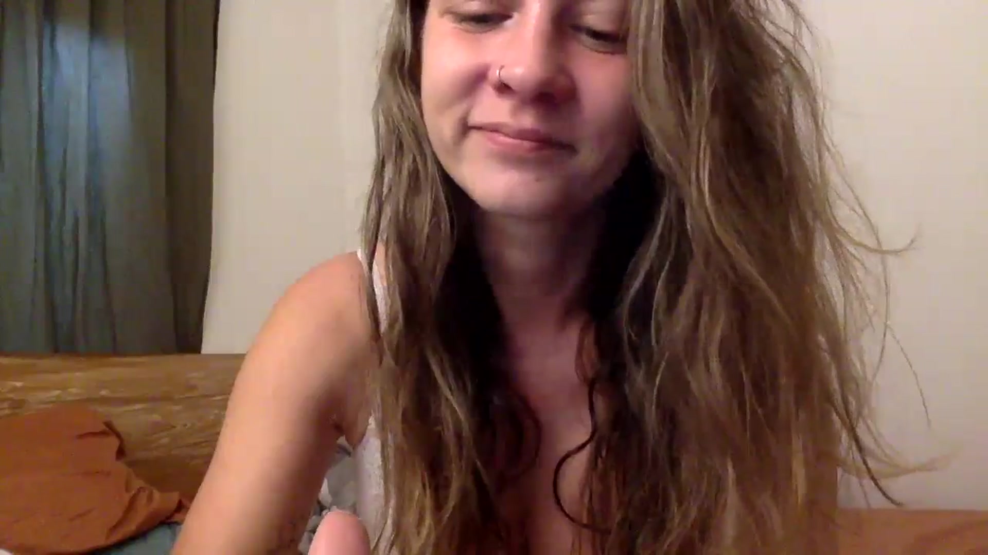 Gallery image thumbnail from Qi_ra's myfreecams stream on, 05/27/2024, 24:01 image 14 of 20