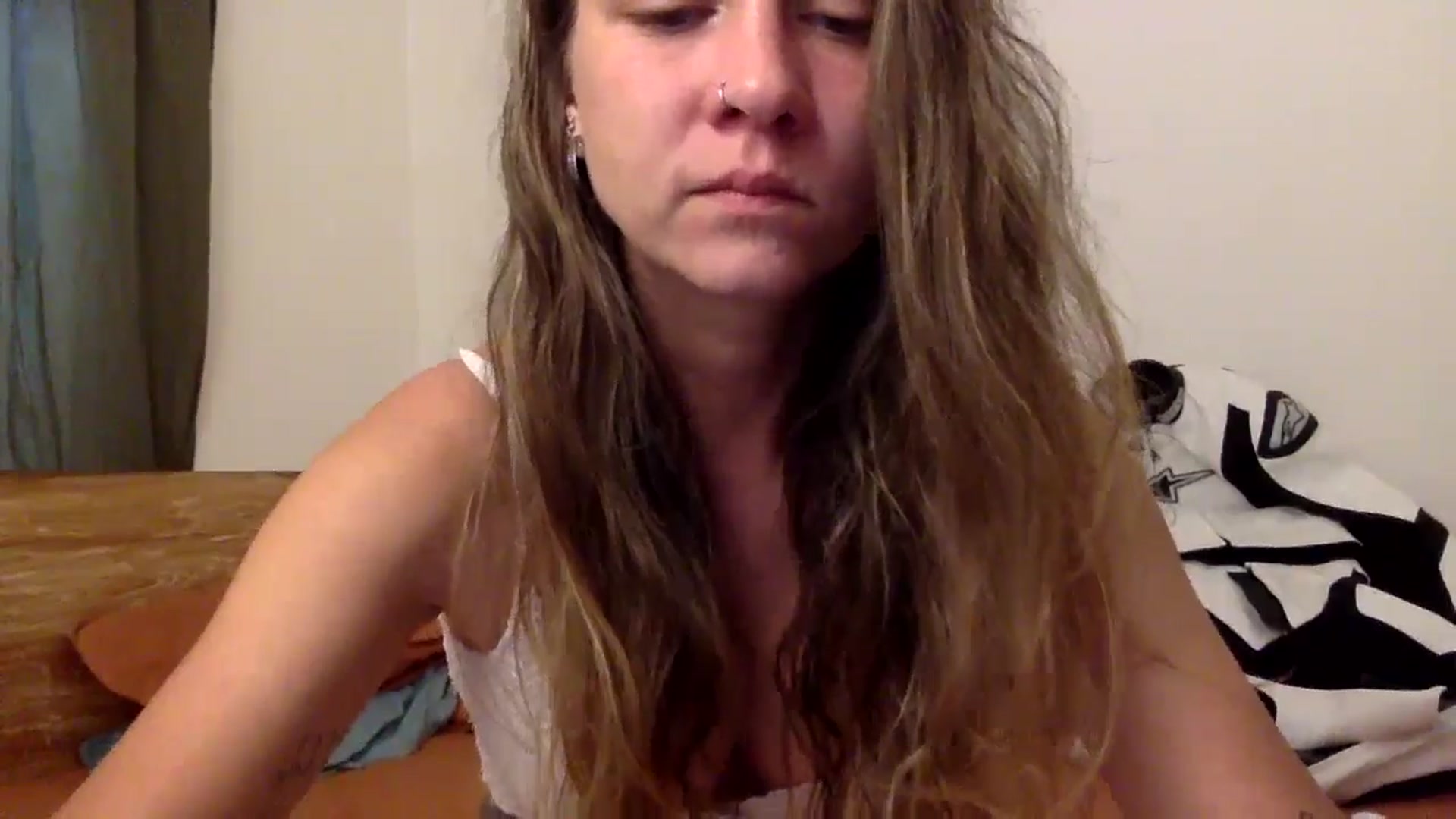 Gallery image thumbnail from Qi_ra's myfreecams stream on, 05/27/2024, 24:25 image 20 of 20