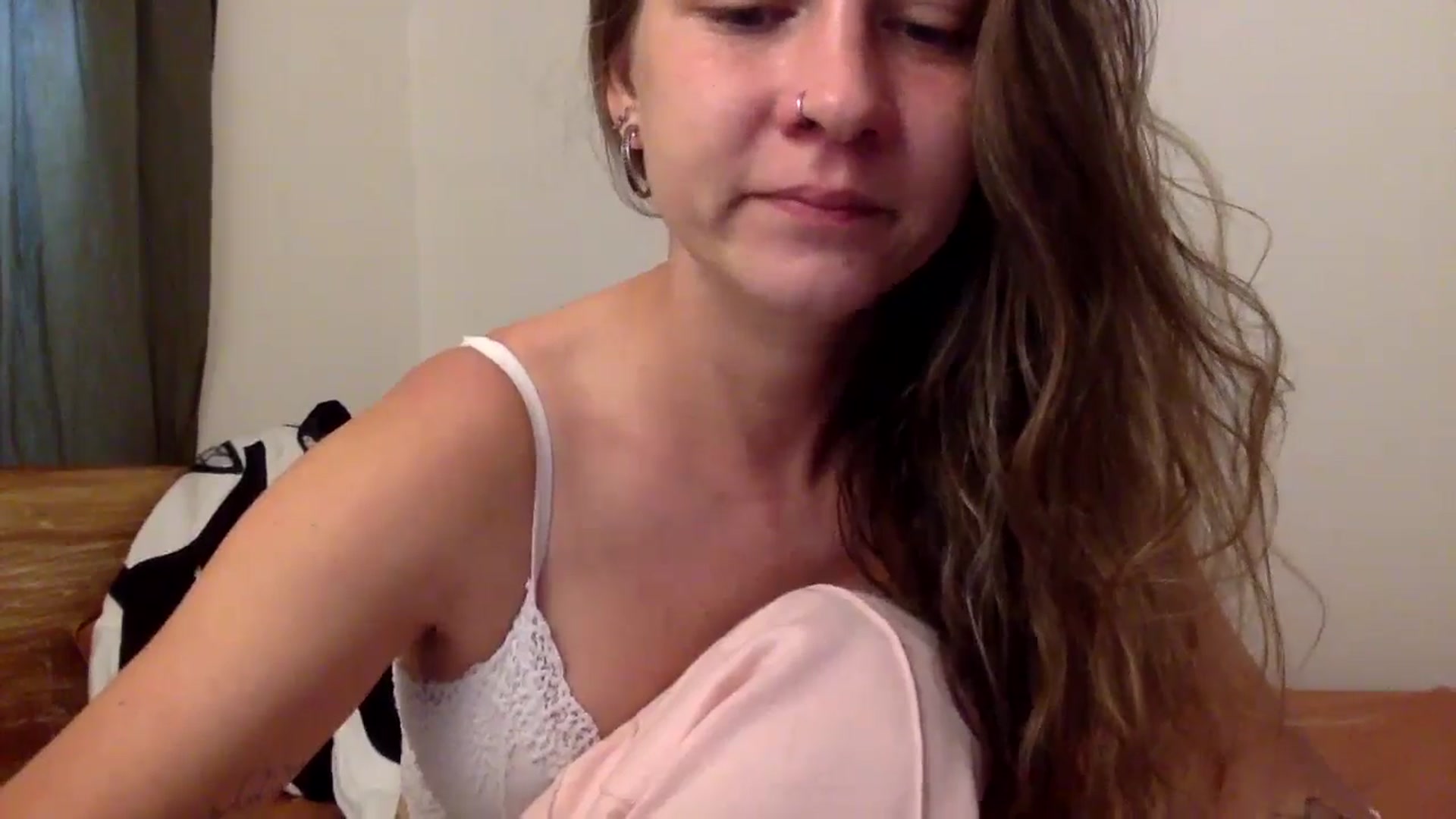 Gallery image thumbnail from Qi_ra's myfreecams stream on, 05/27/2024, 24:25 image 4 of 20